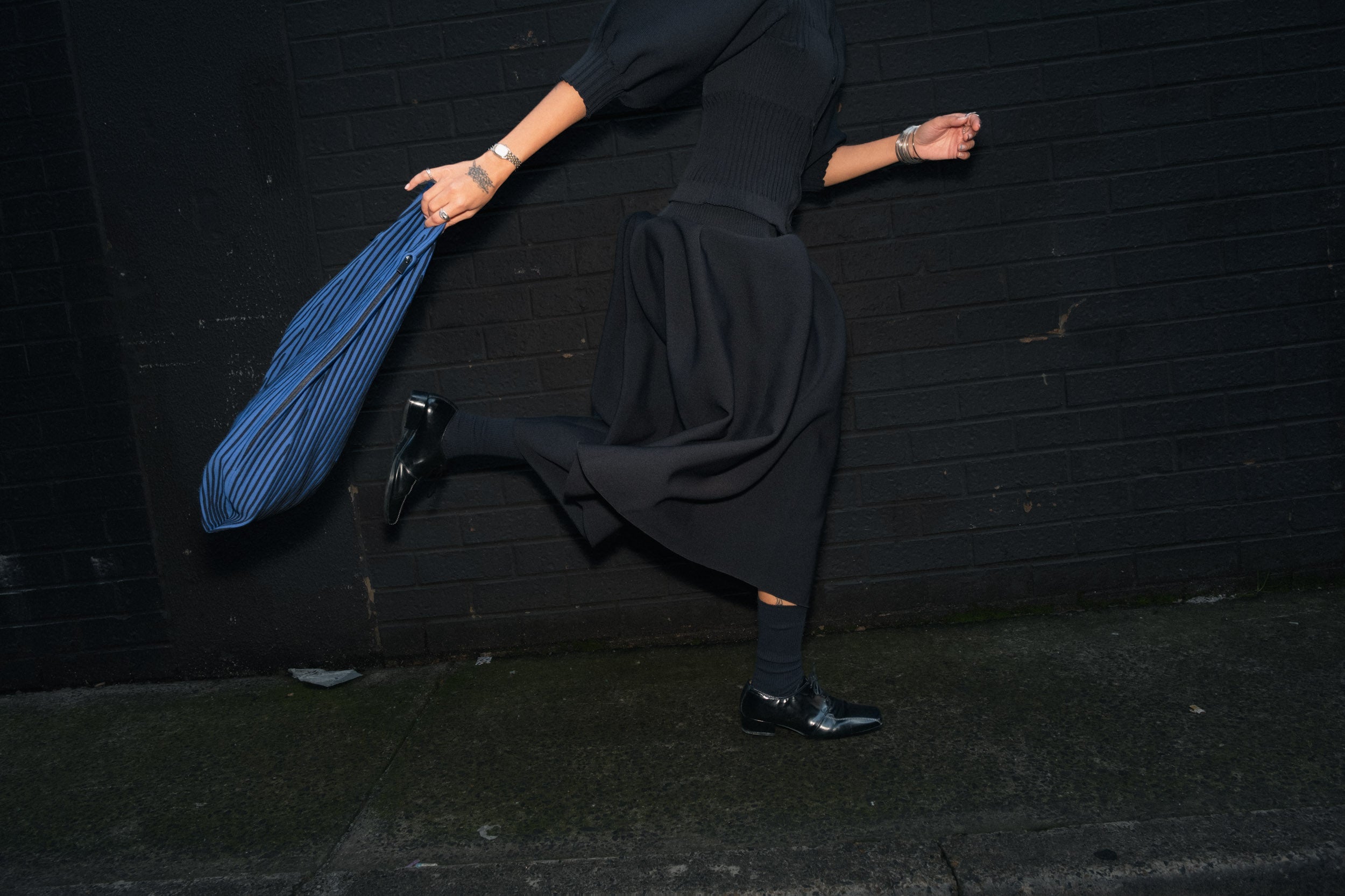 FLUTED CFCL トップス BLACK SLEEVELESS TOP 【公式通販】