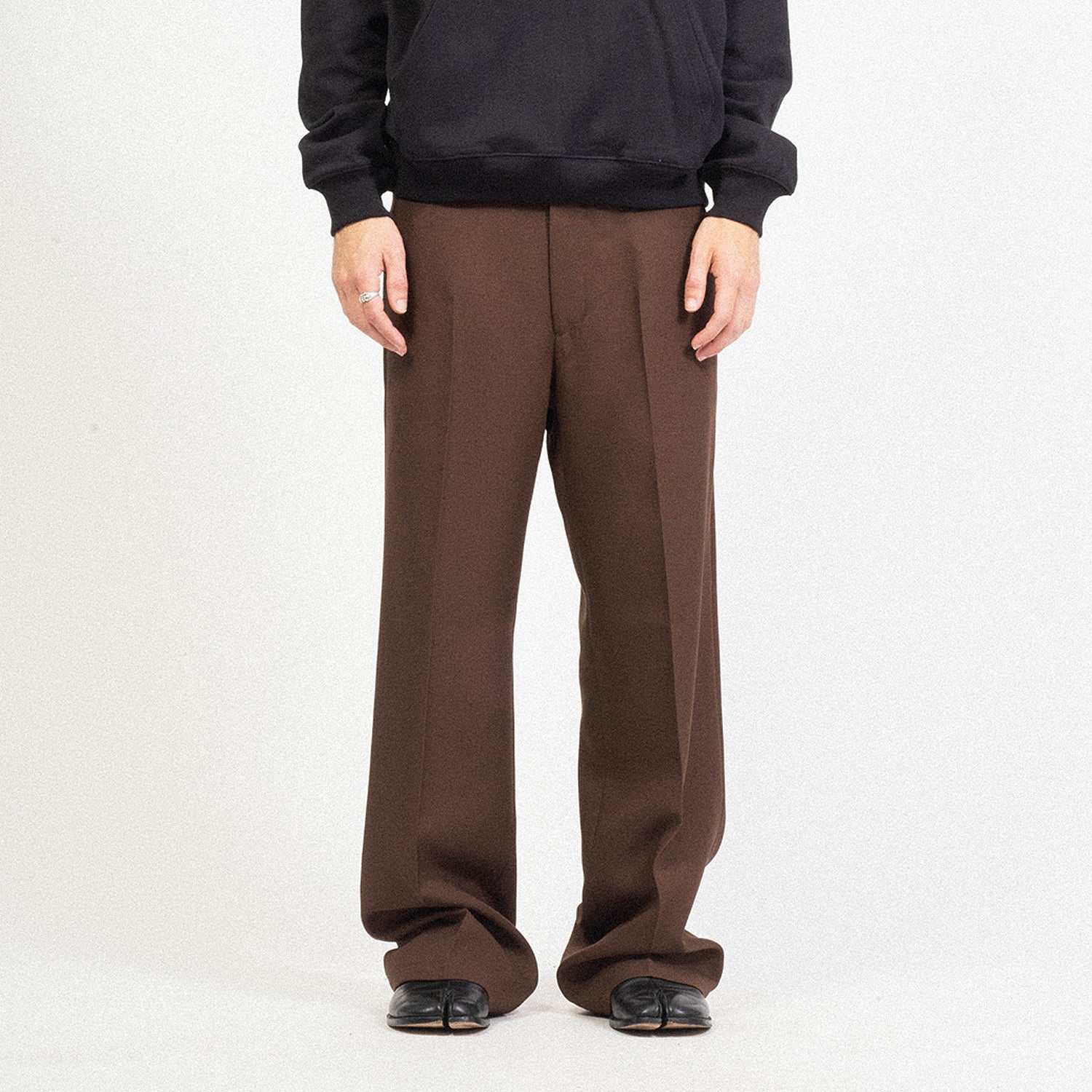 [STOCKHOLM (SURFBOARD) CLUB] SUNE TAILORED BOOTCUT TROUSERS _ BROWN
