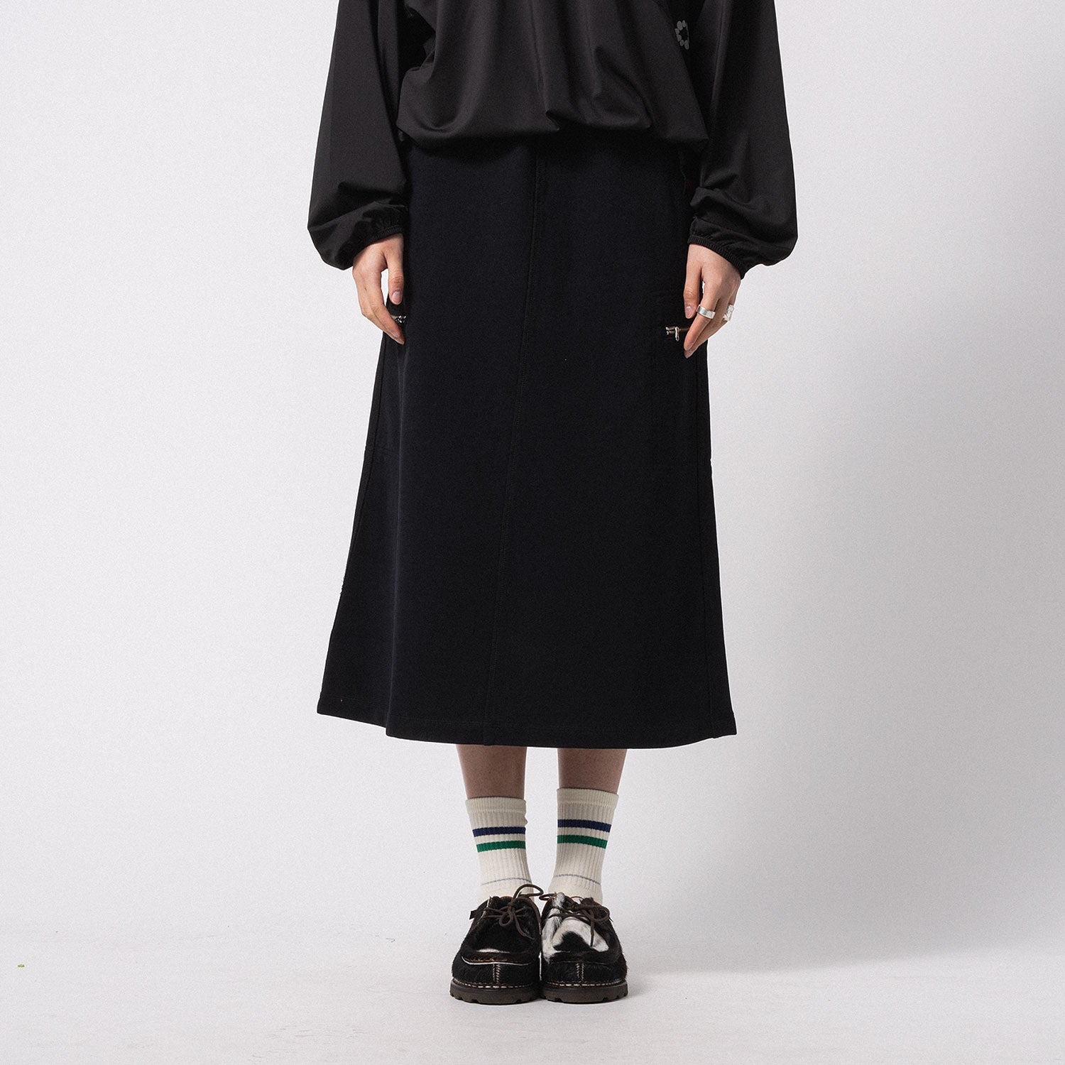 [GRAMICCI] CLASSIC SWEATSKIRT _ BLACK