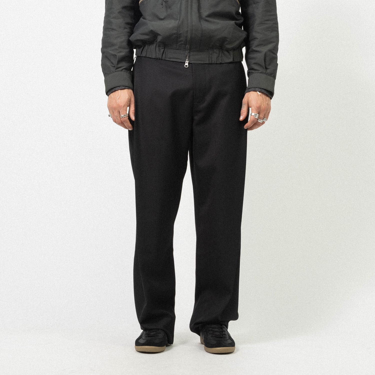 [UNAFFECTED] SPORT SLACKS _ BLACK