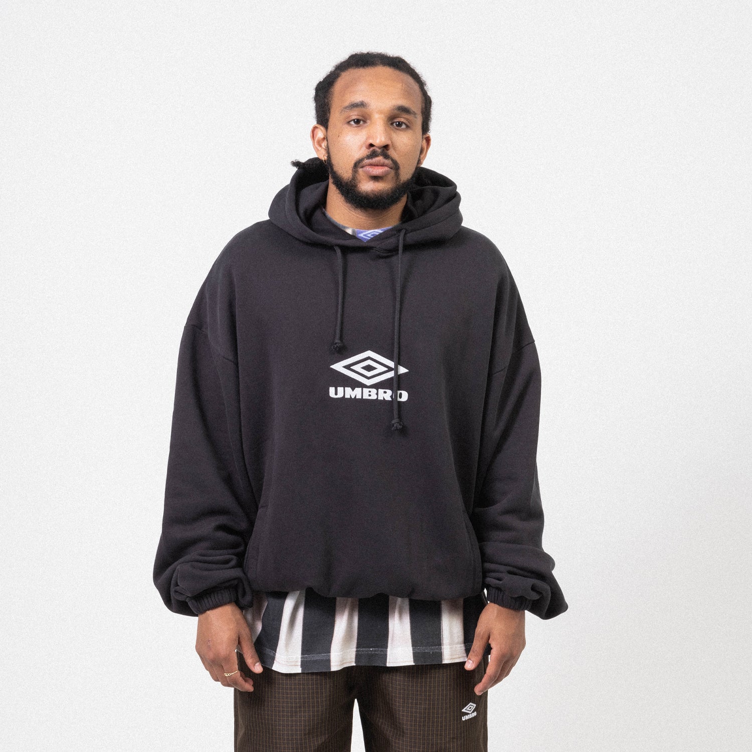 [UMBRO] MASKED OG LOGO HOODIE _ BLACK