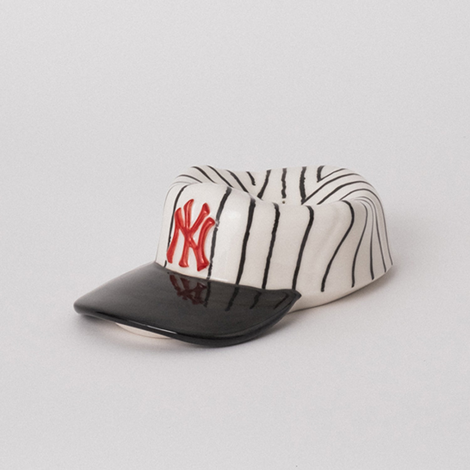 [MAILLOT X MANFROMEAST] NY CAP CERAMIC TRAY INCENSE HOLDER