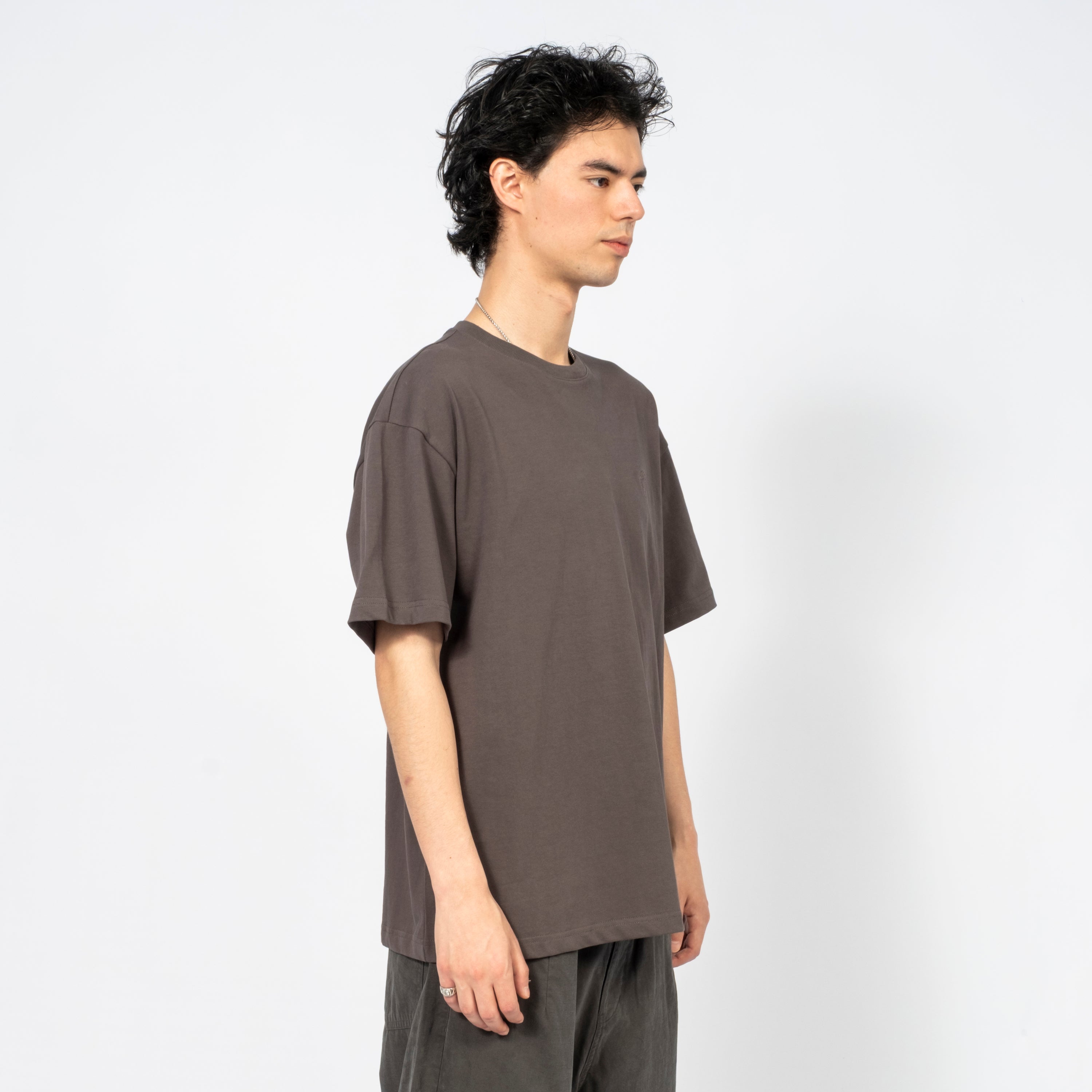 [999HUMANITY] EVD EASY LOGO HALF T SHIRTS _ CHARCOAL