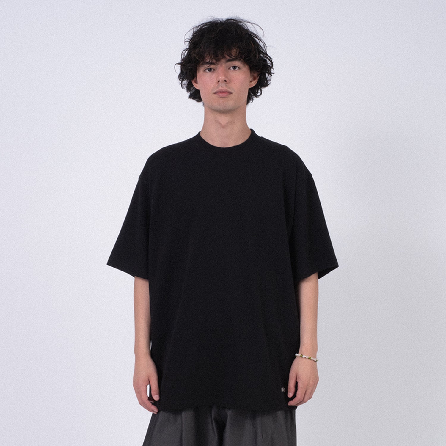 [AÏE] PU681 MOCK NECK S/S TEE _ C-BLACK