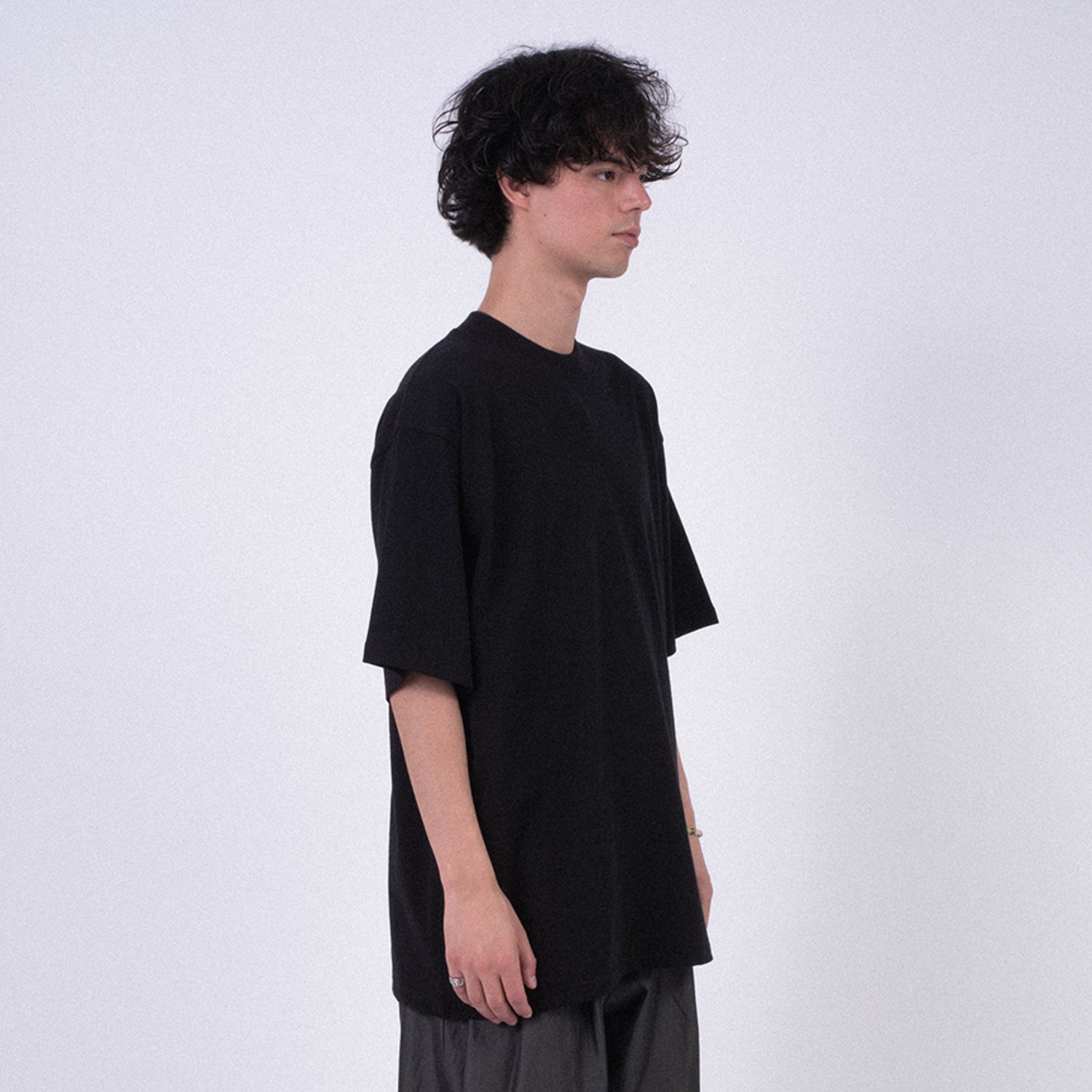 [AÏE] PU681 MOCK NECK S/S TEE _ C-BLACK