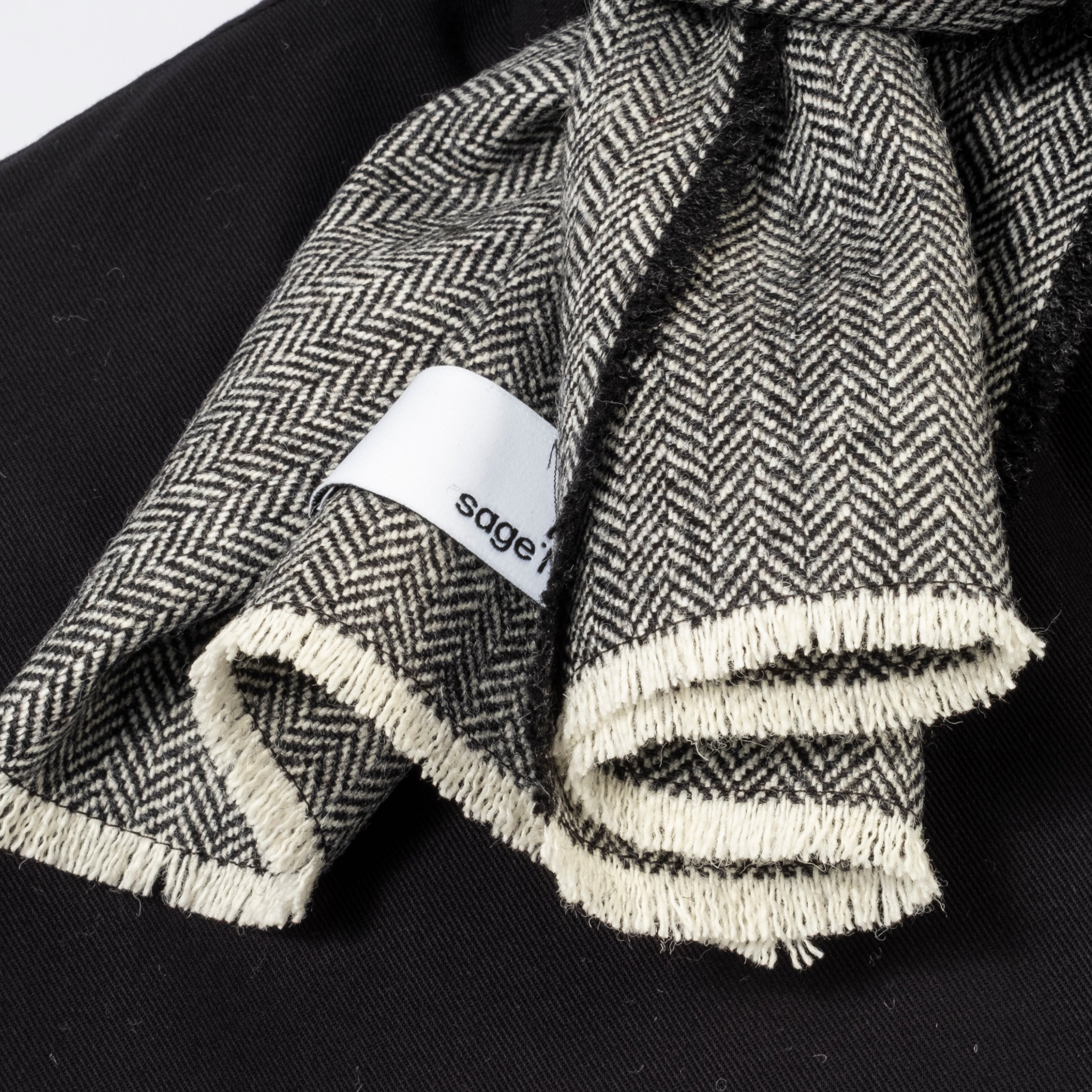 [SAGE NATION] SCARF _ BLACK AND WHITE HERRINGBONE