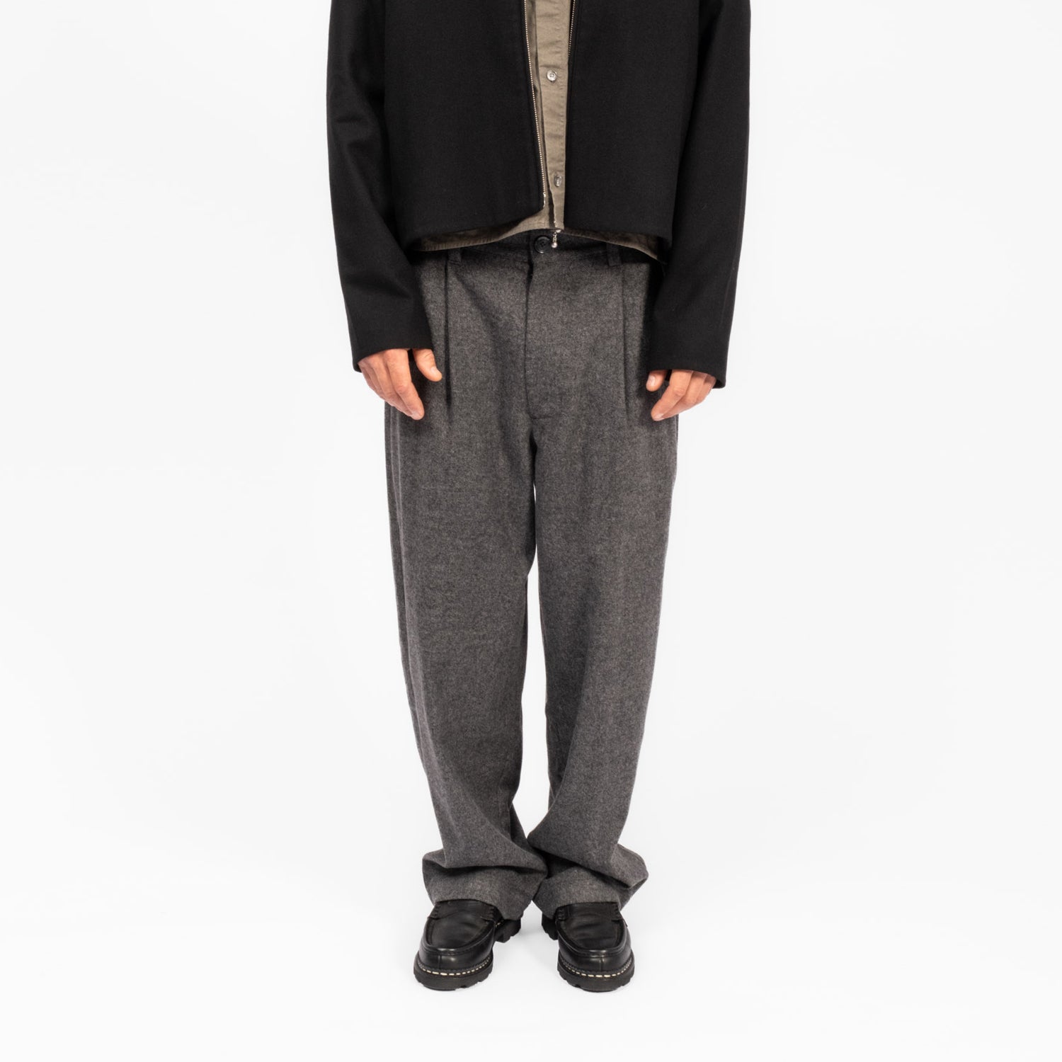 [MERELY MADE] CURVED SLACKS _ MELANGE SLATE