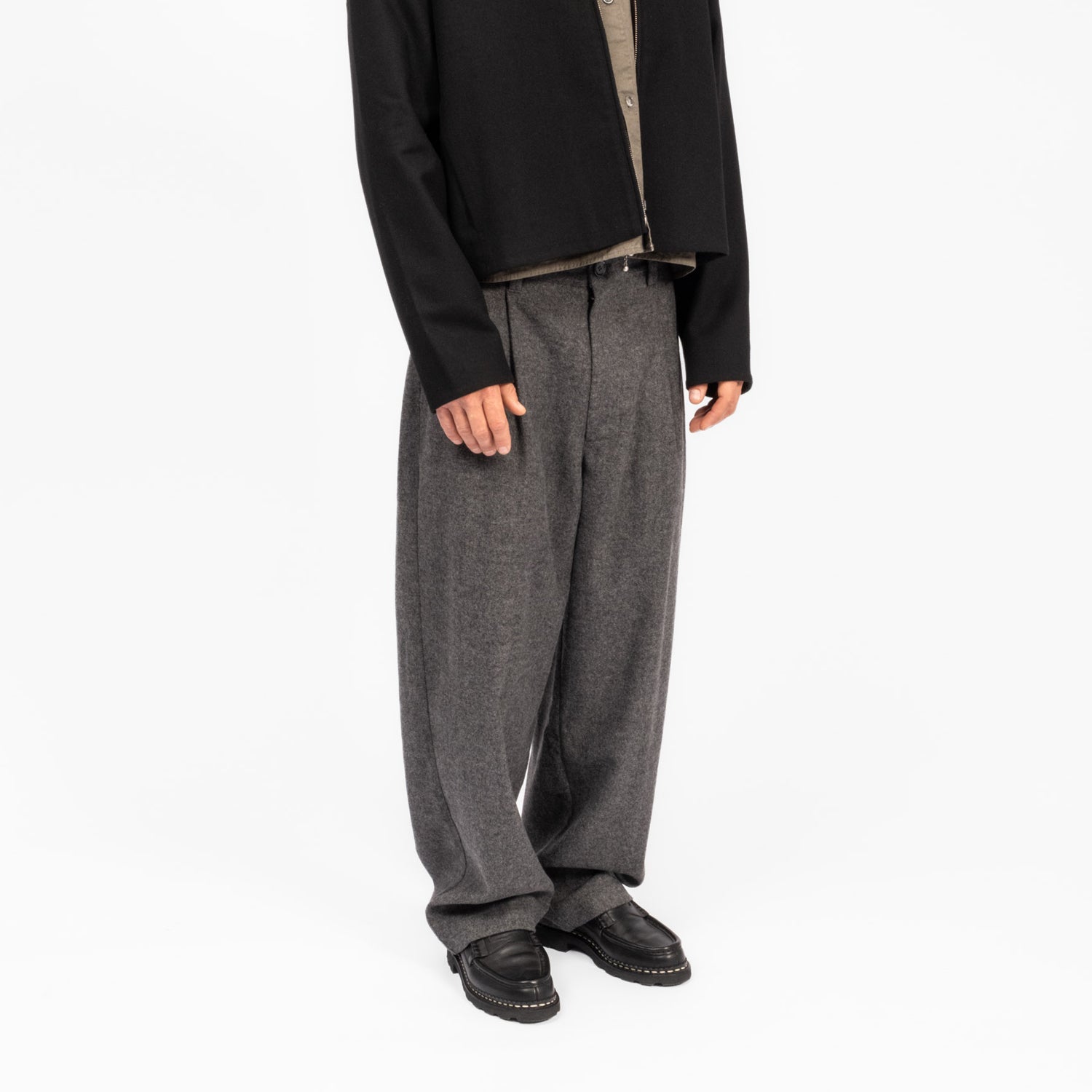 [MERELY MADE] CURVED SLACKS _ MELANGE SLATE