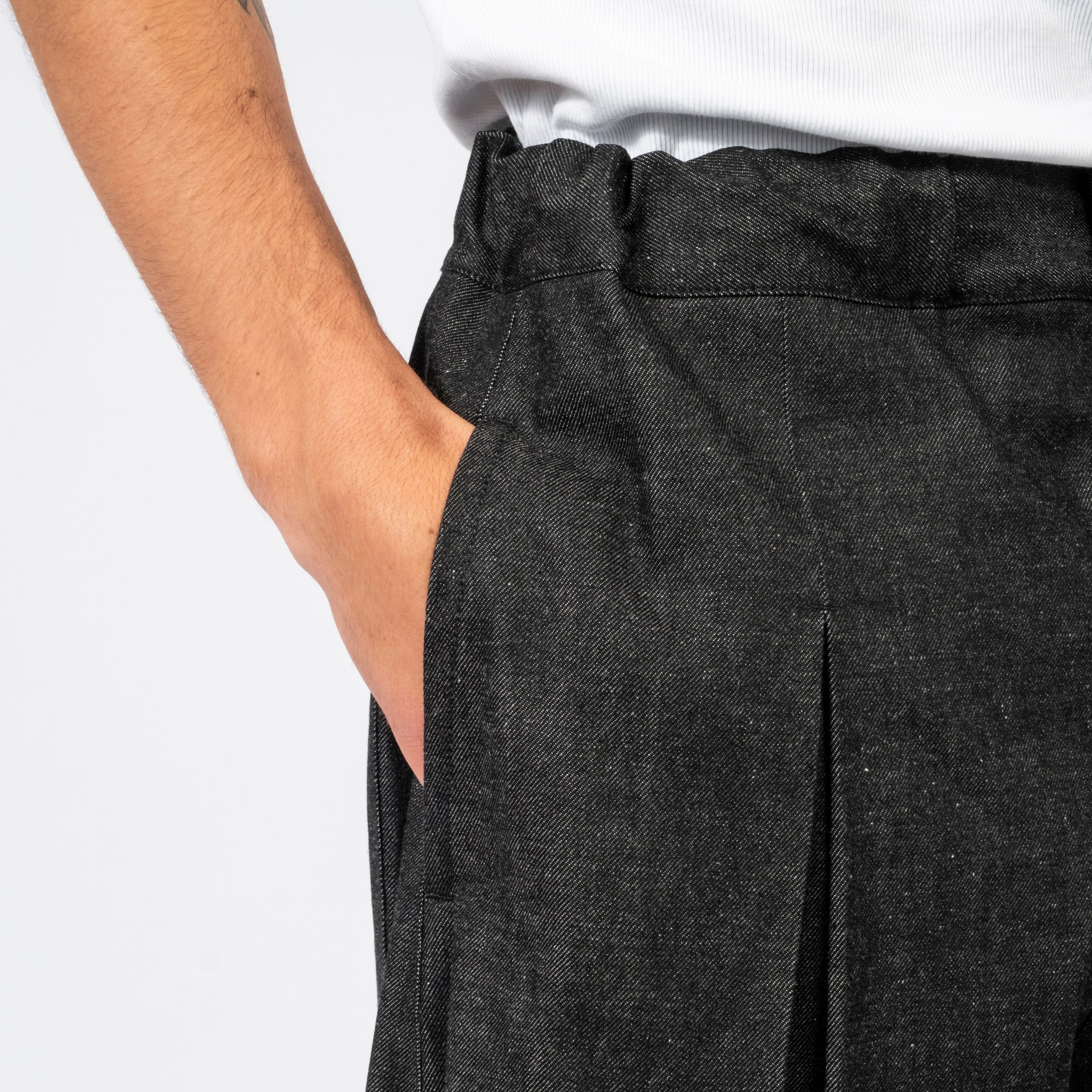 SAGE NATION] BOX PLEAT TROUSER DENIM _ RAW BLACK