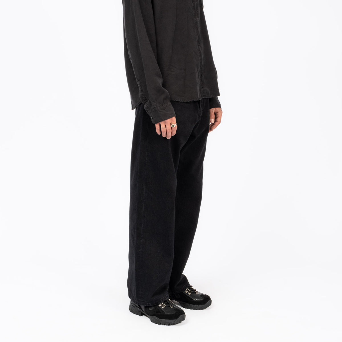[HATCHINGROOM] REGULAR SELVEDGE JEANS _ FADED BLACK