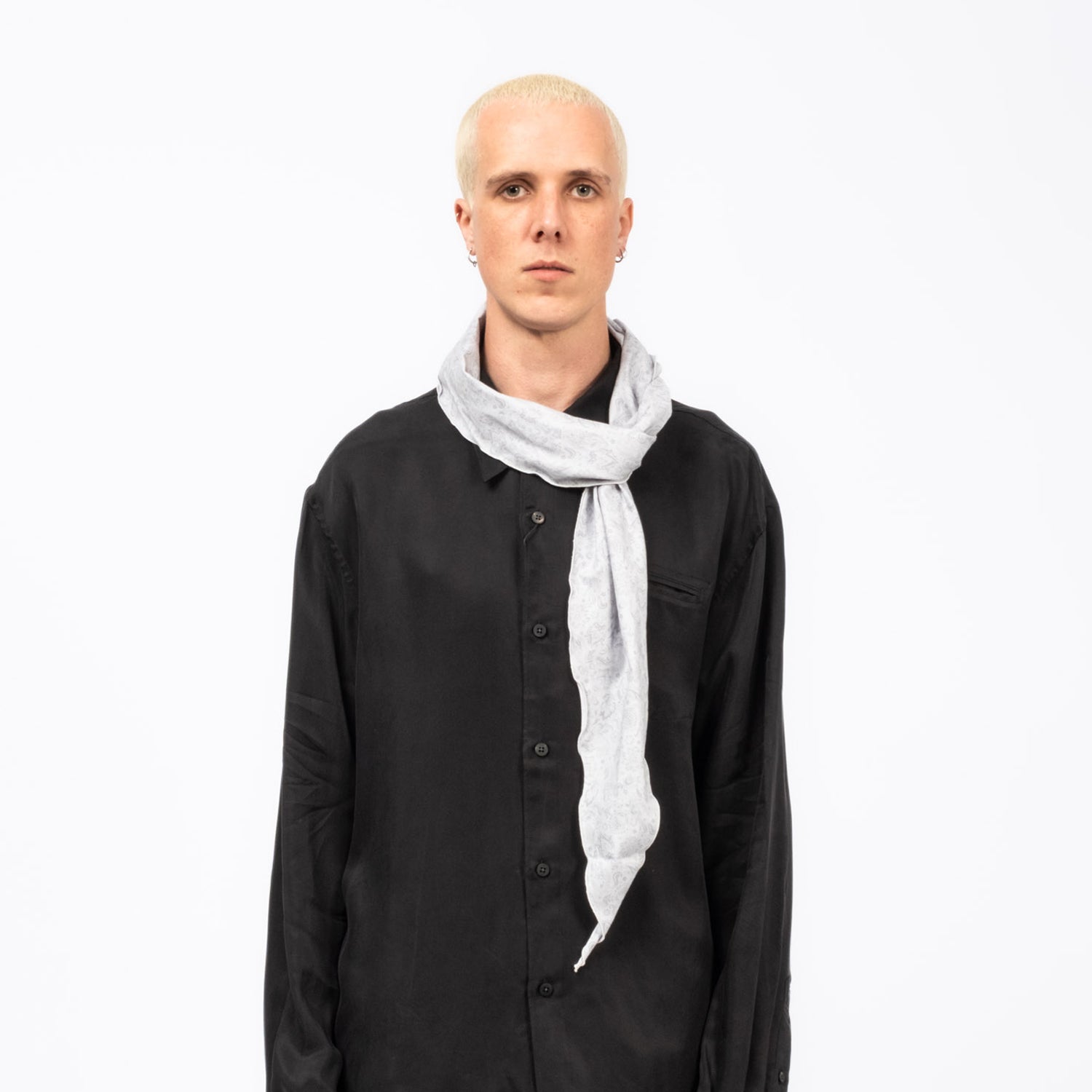 [HATCHINGROOM] DIAMOND SCARF FLORAL PAISLEY _ LIGHT GREY