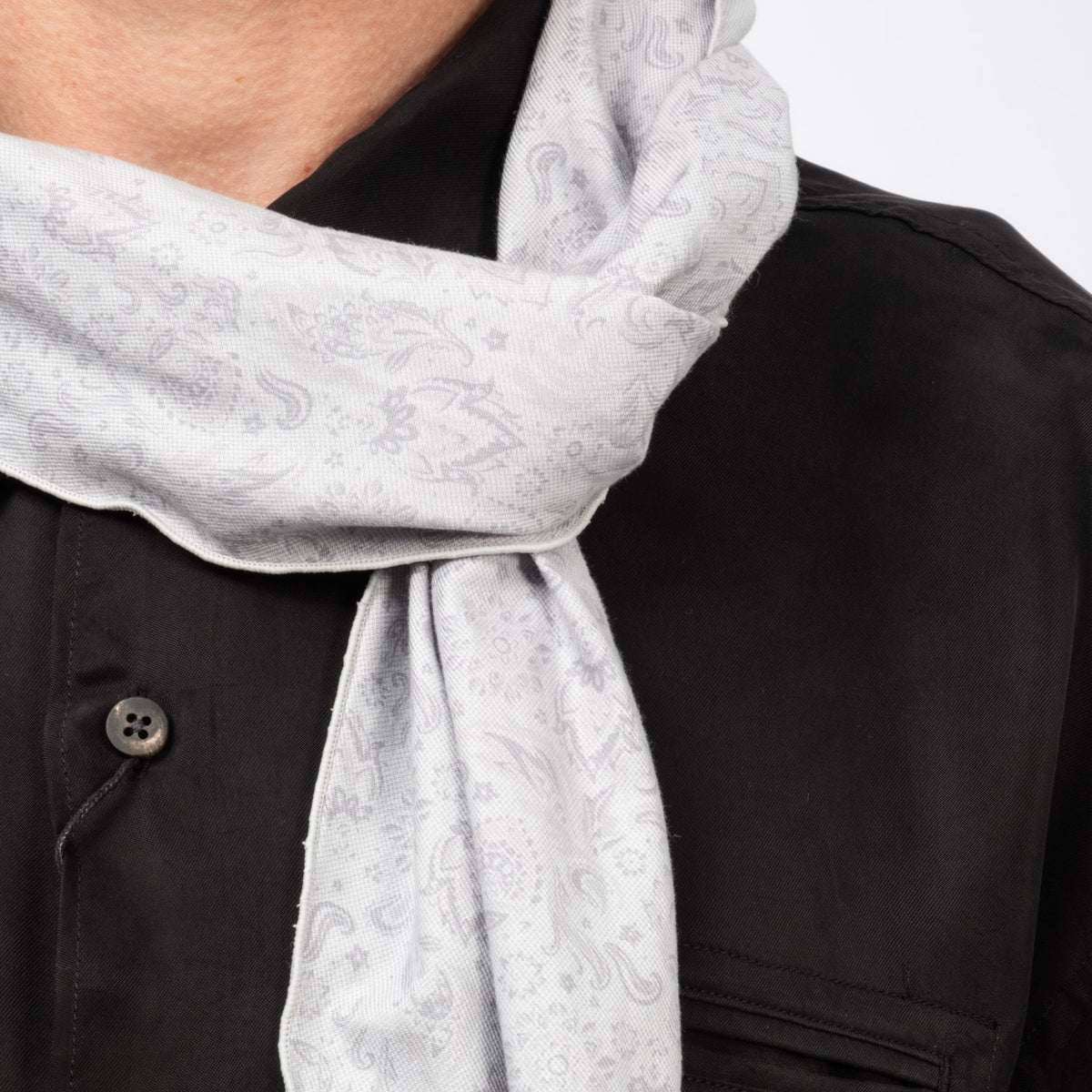 [HATCHINGROOM] DIAMOND SCARF FLORAL PAISLEY _ LIGHT GREY
