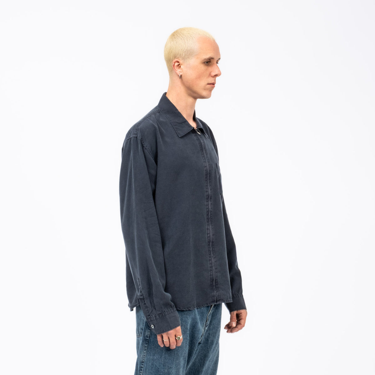 [HATCHINGROOM] ZIP SHIRT _ BLEACHED NAVY