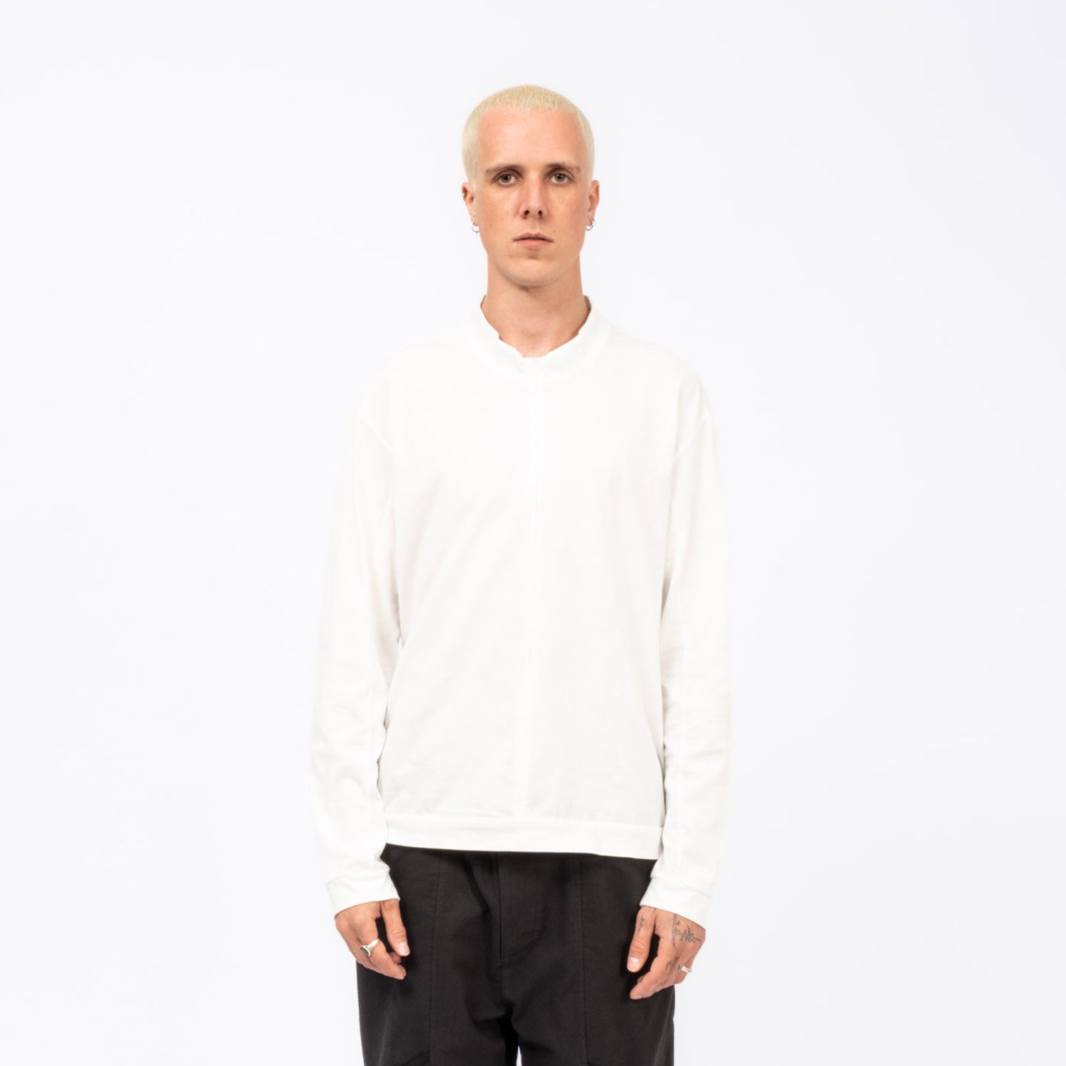 [HATCHINGROOM] INVISIBLE HALF ZIP TEE _ WHITE