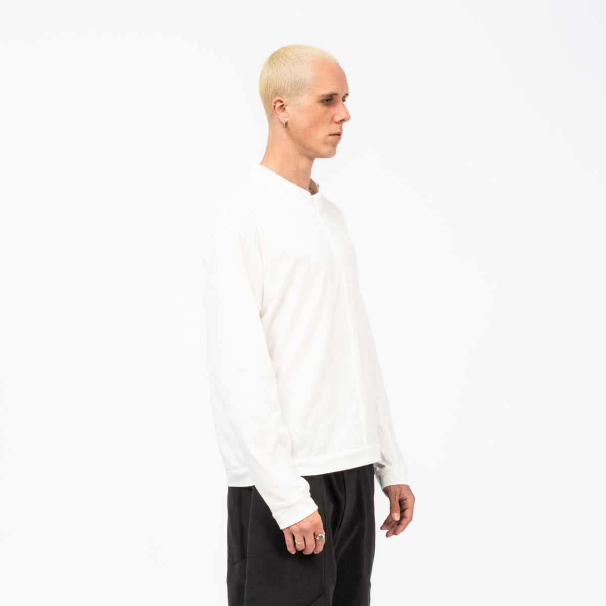 [HATCHINGROOM] INVISIBLE HALF ZIP TEE _ WHITE