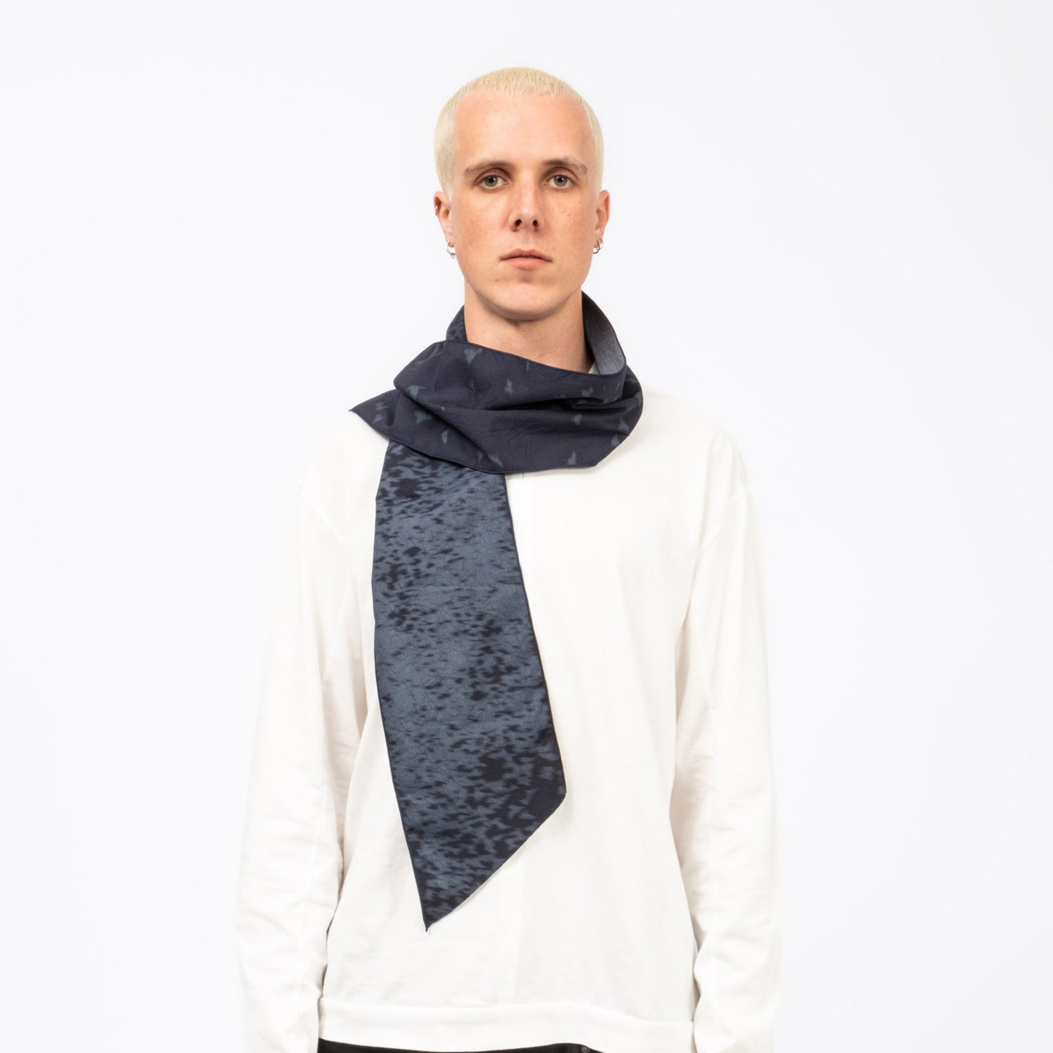 [HATCHINGROOM] MURMURATION SCARF _ NAVY/BLUE GREY