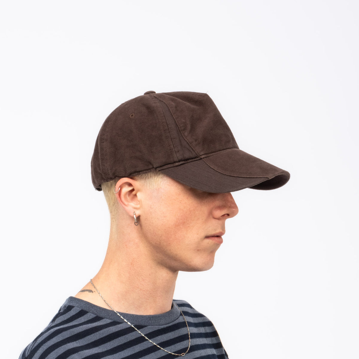 [HATCHINGROOM] INCISION CAP _ WASHED DARK BROWN