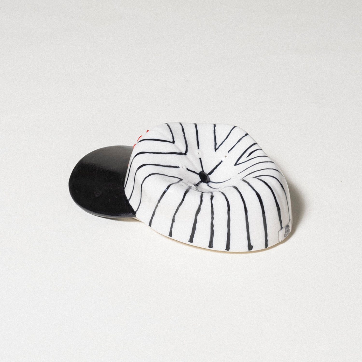 PRE-ORDER: [MAILLOT X MANFROMEAST] NY CAP CERAMIC TRAY INCENSE HOLDER