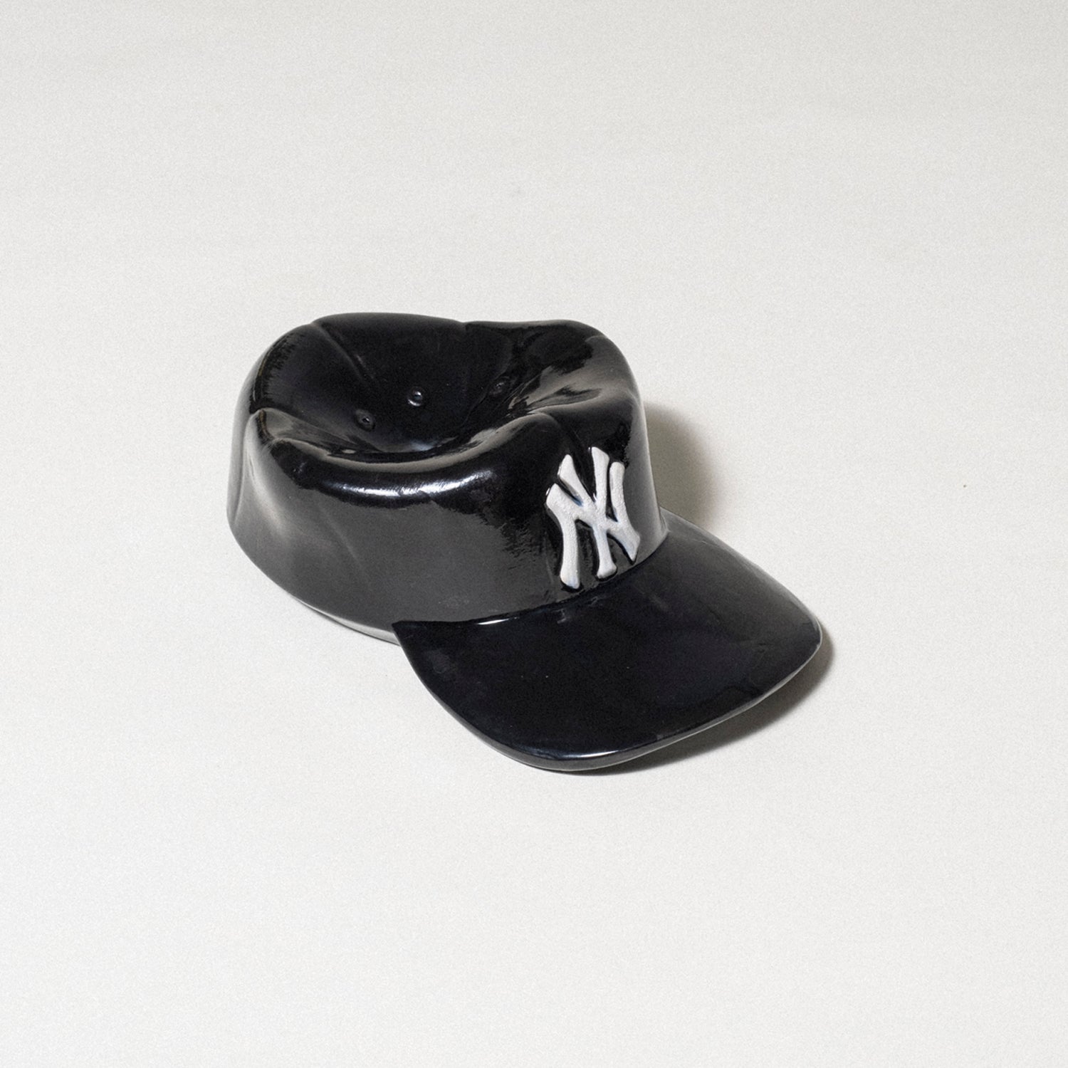 [MAILLOT X MANFROMEAST] NY CAP CERAMIC TRAY INCENSE HOLDER VER.2