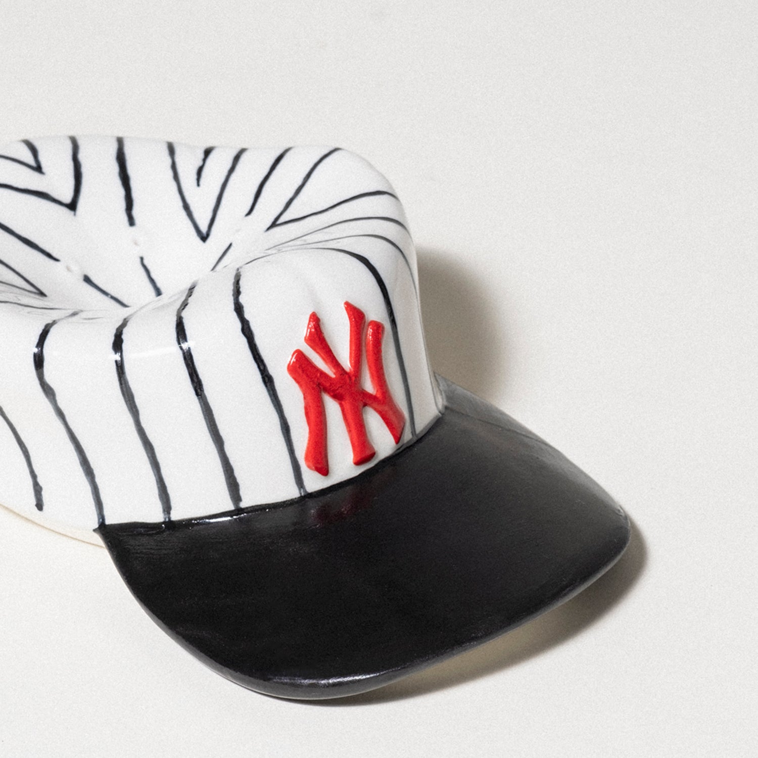 MAILLOT ニューヨーク・ヤンキース キャップ置物 MAILLOT X MANFROMEAST] NY CAP CERAMIC TRAY INCENSE HOLDER
