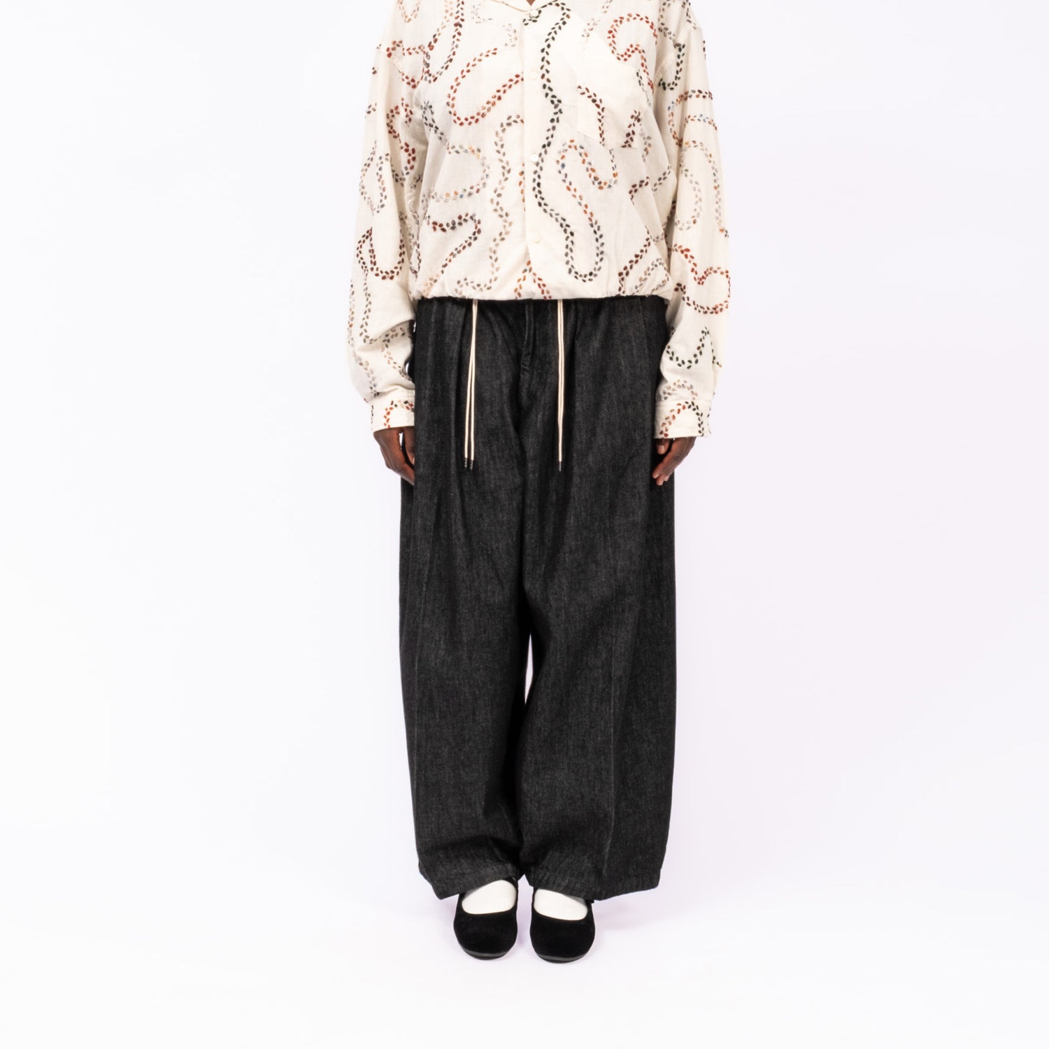 [SILLAGE] CIRCULAR PANTS _ BLACK DENIM WASH