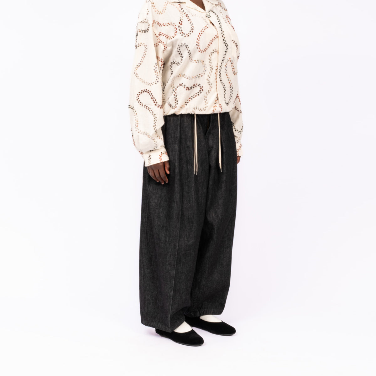[SILLAGE] CIRCULAR PANTS _ BLACK DENIM WASH