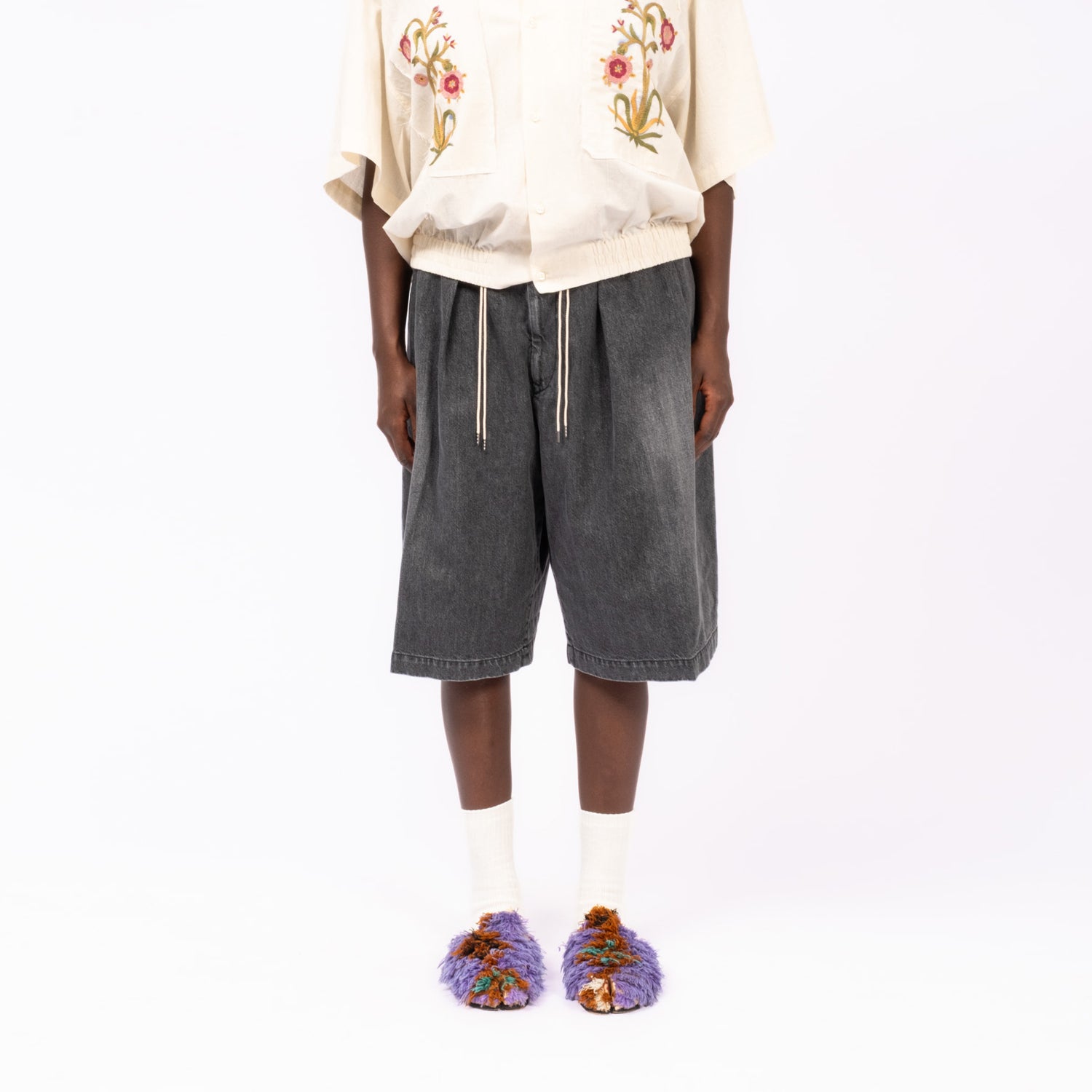 [SILLAGE] CIRCULAR SHORTS _ BLACK DENIM BLEACHED