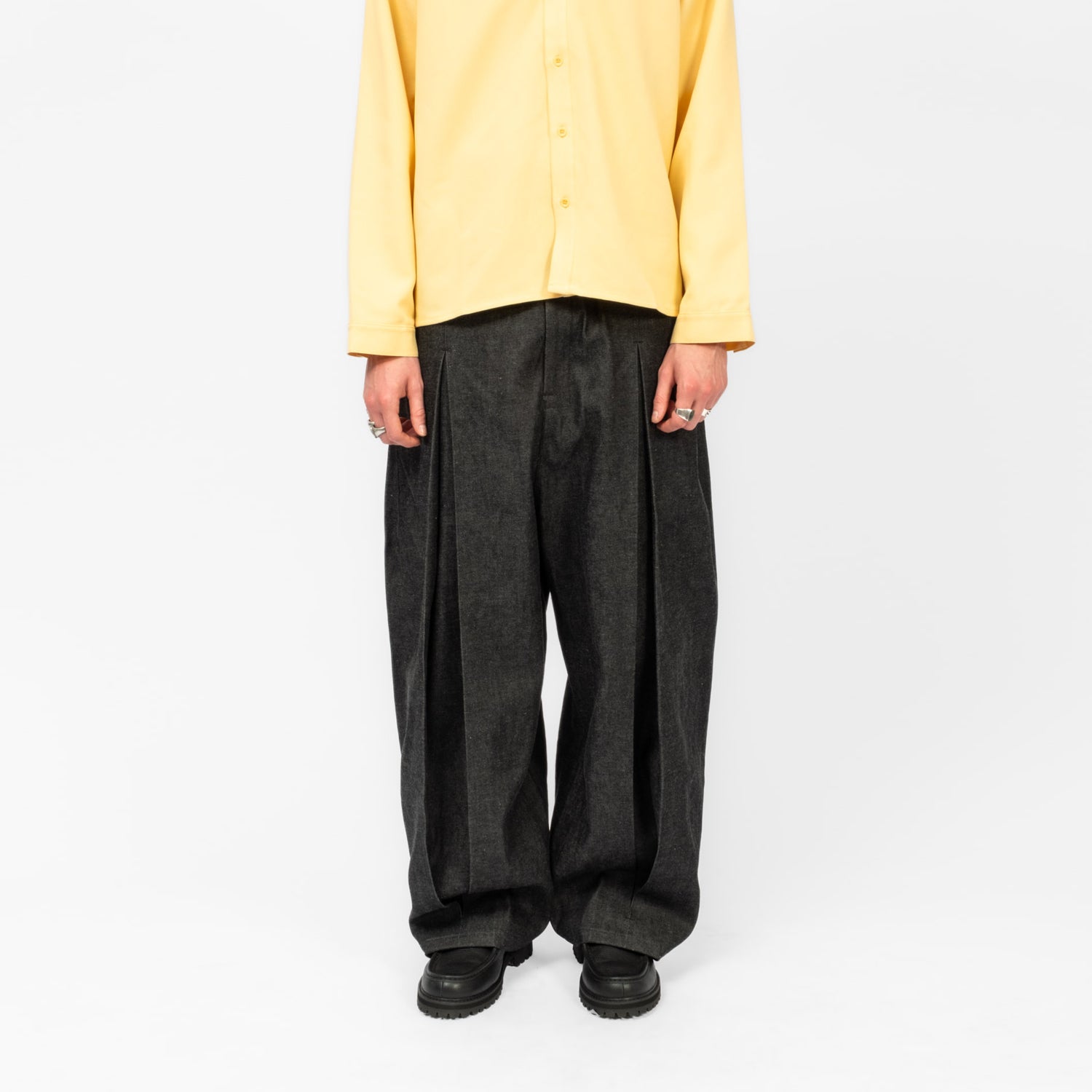 [SAGE NATION] BOX PLEAT TROUSER DENIM _ RAW BLACK