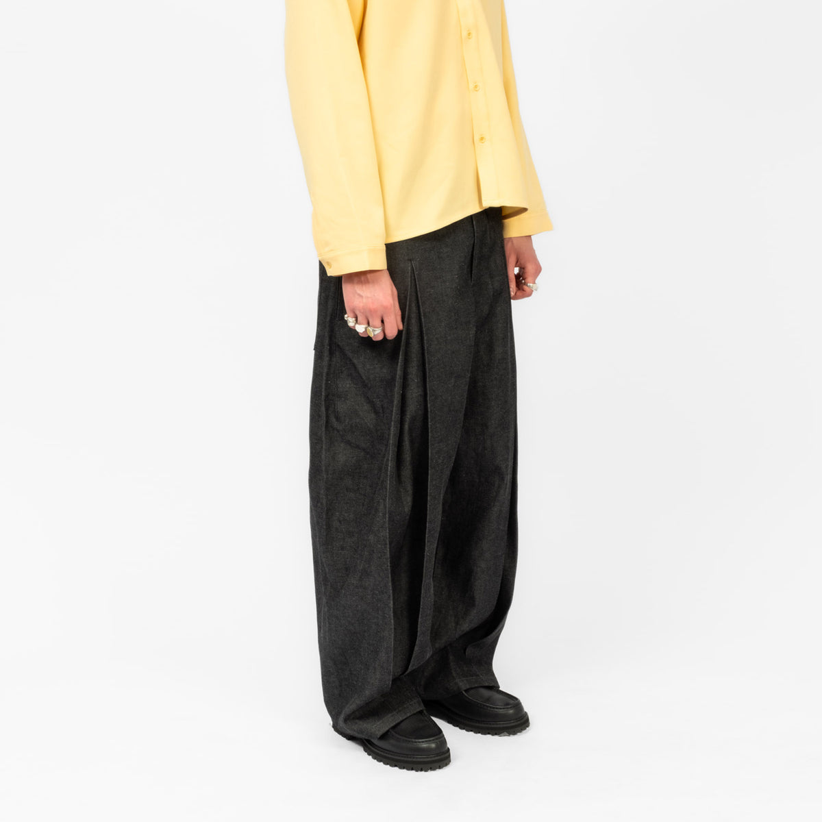[SAGE NATION] BOX PLEAT TROUSER DENIM _ RAW BLACK