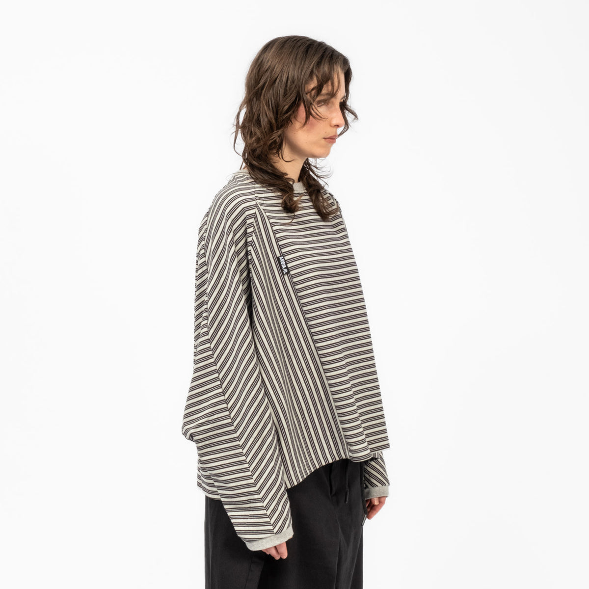 [AJOBYAJO] SCULPTED RAGLAN STRIPE LONG SLEEVE _ LIGHT GREY