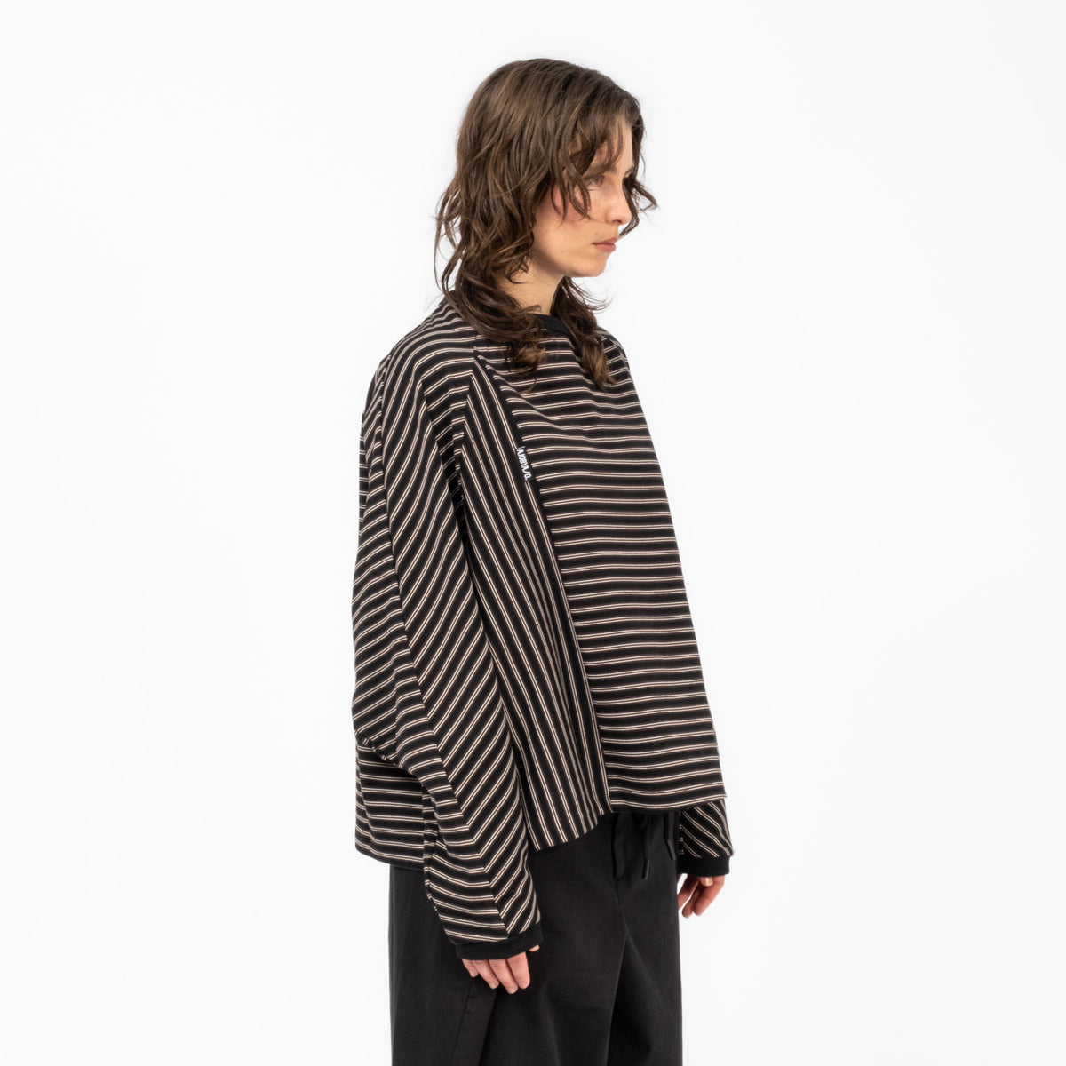 [AJOBYAJO] SCULPTED RAGLAN STRIPE LONG SLEEVE _ BLACK