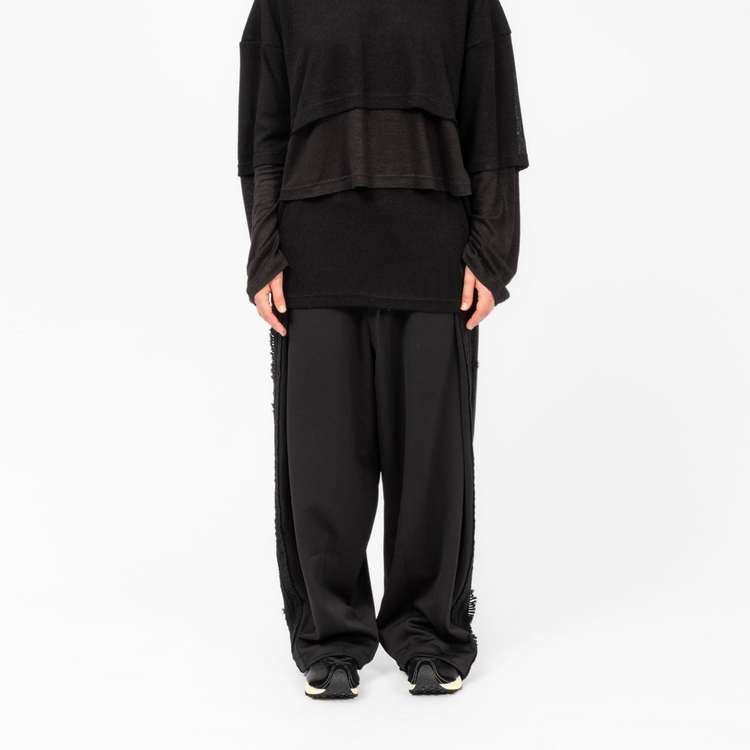 [AJOBYAJO] MULTI LACE TRIM ONE TUCK TRACK PANTS _ BLACK