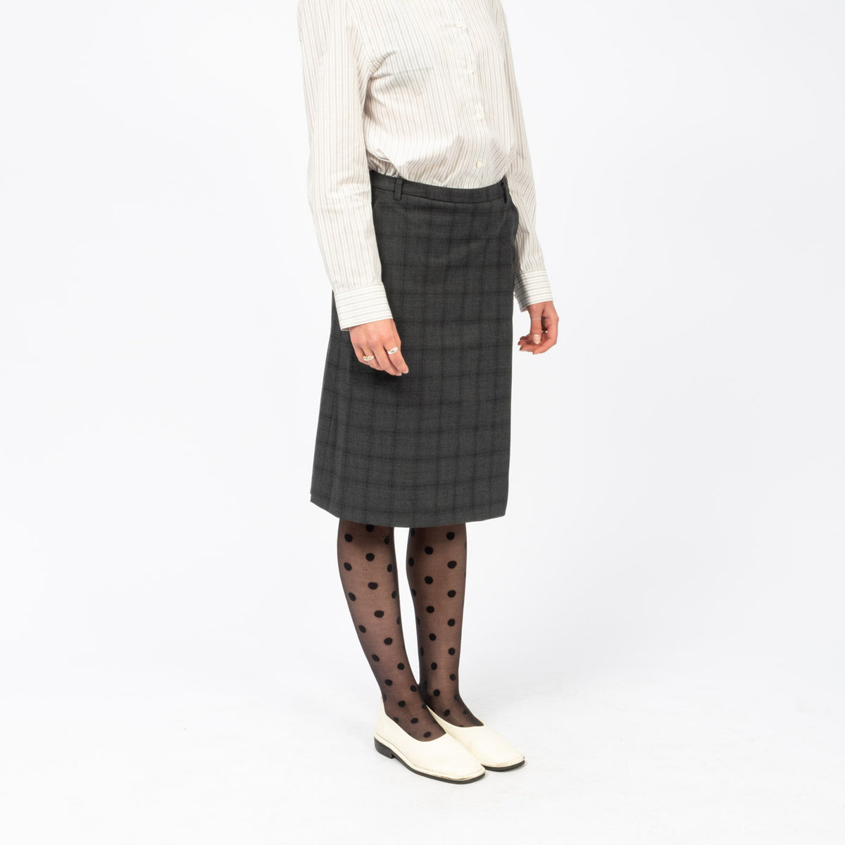 [DUNST] MIDI WRAP CHECKED SKIRT _ CHARCOAL GREY CHECK