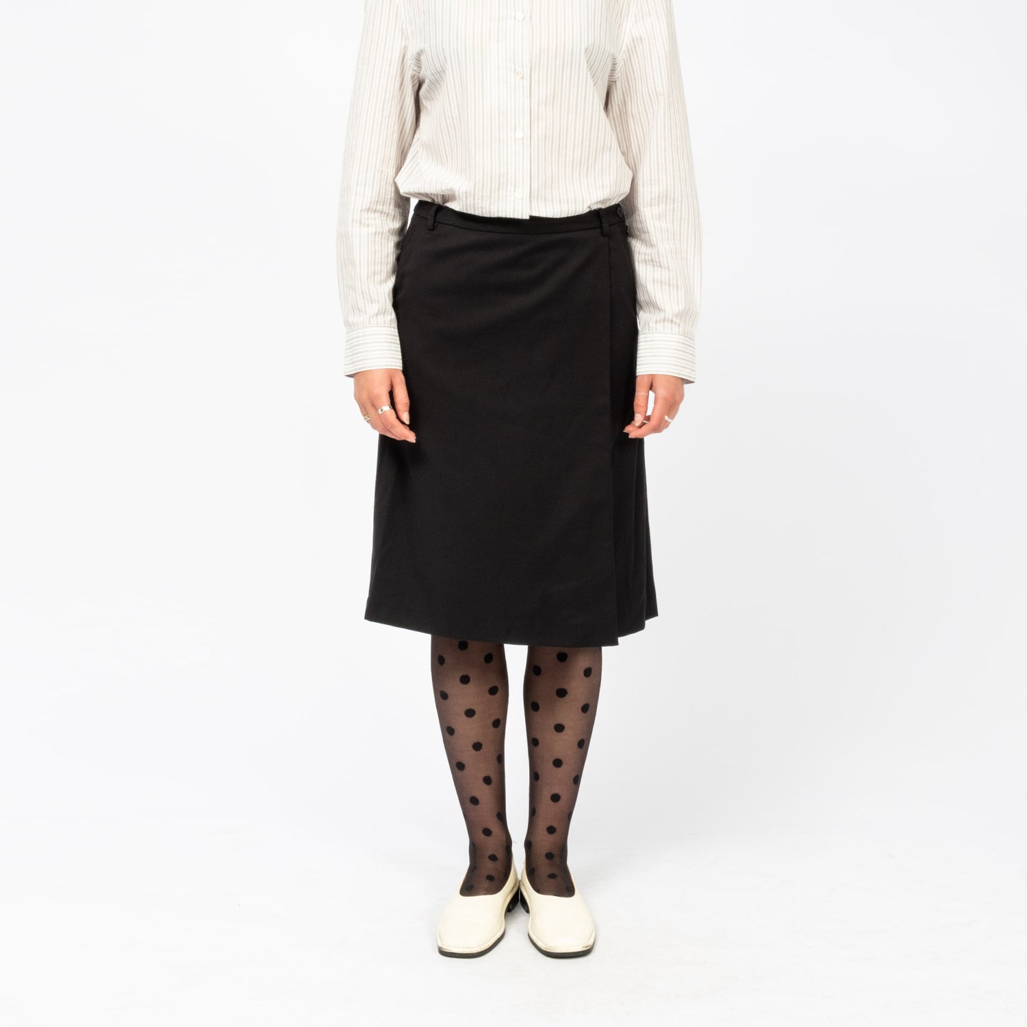 [DUNST] MIDI WRAP SKIRT _BLACK