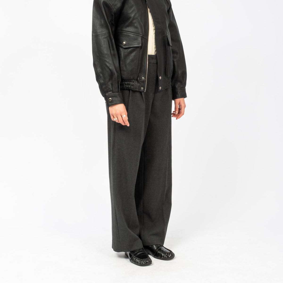 [DUNST] DOUBLE PLEATED WIDE SLACKS _ CHARCOAL GREY
