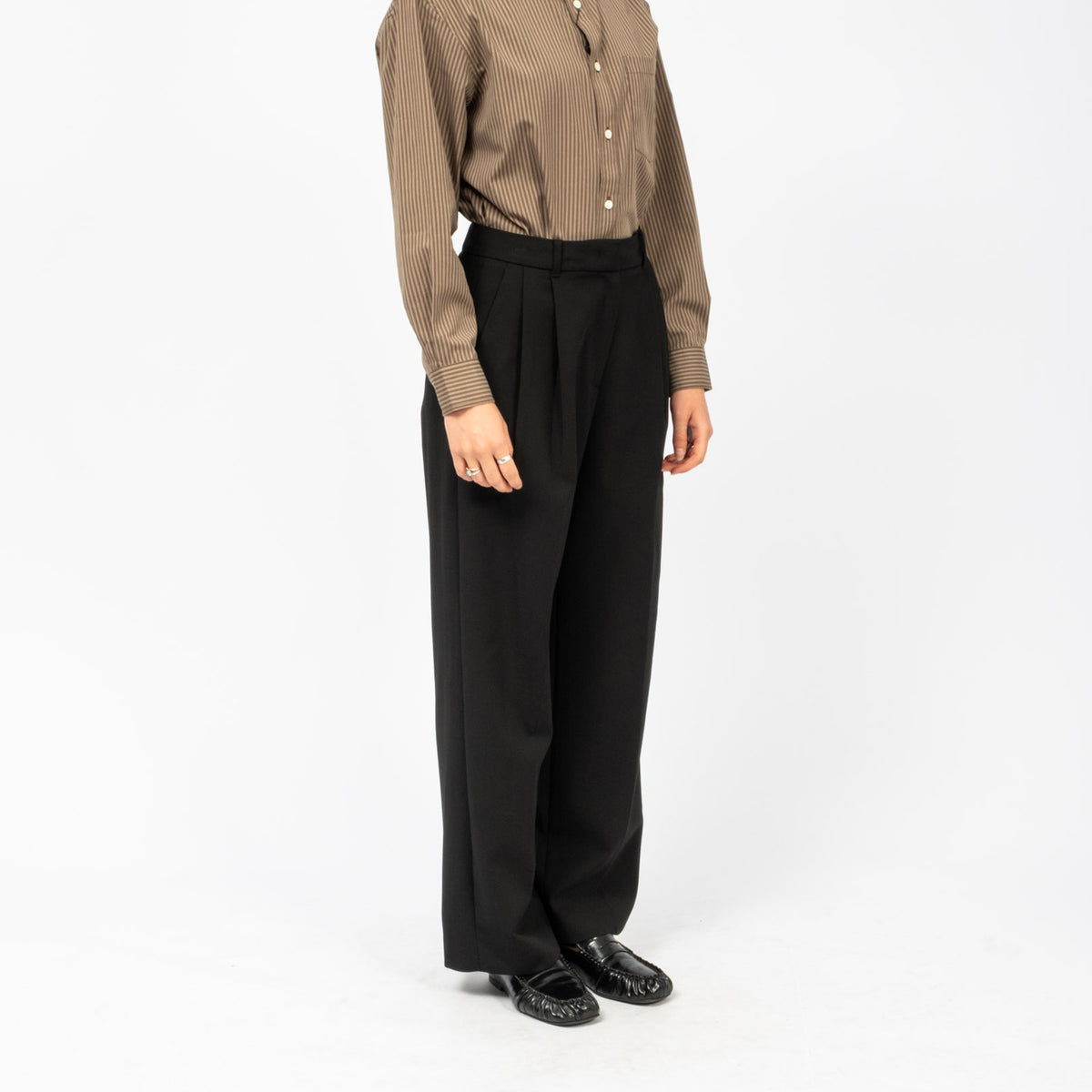 [DUNST] DOUBLE PLEATED WIDE SLACKS _ BLACK
