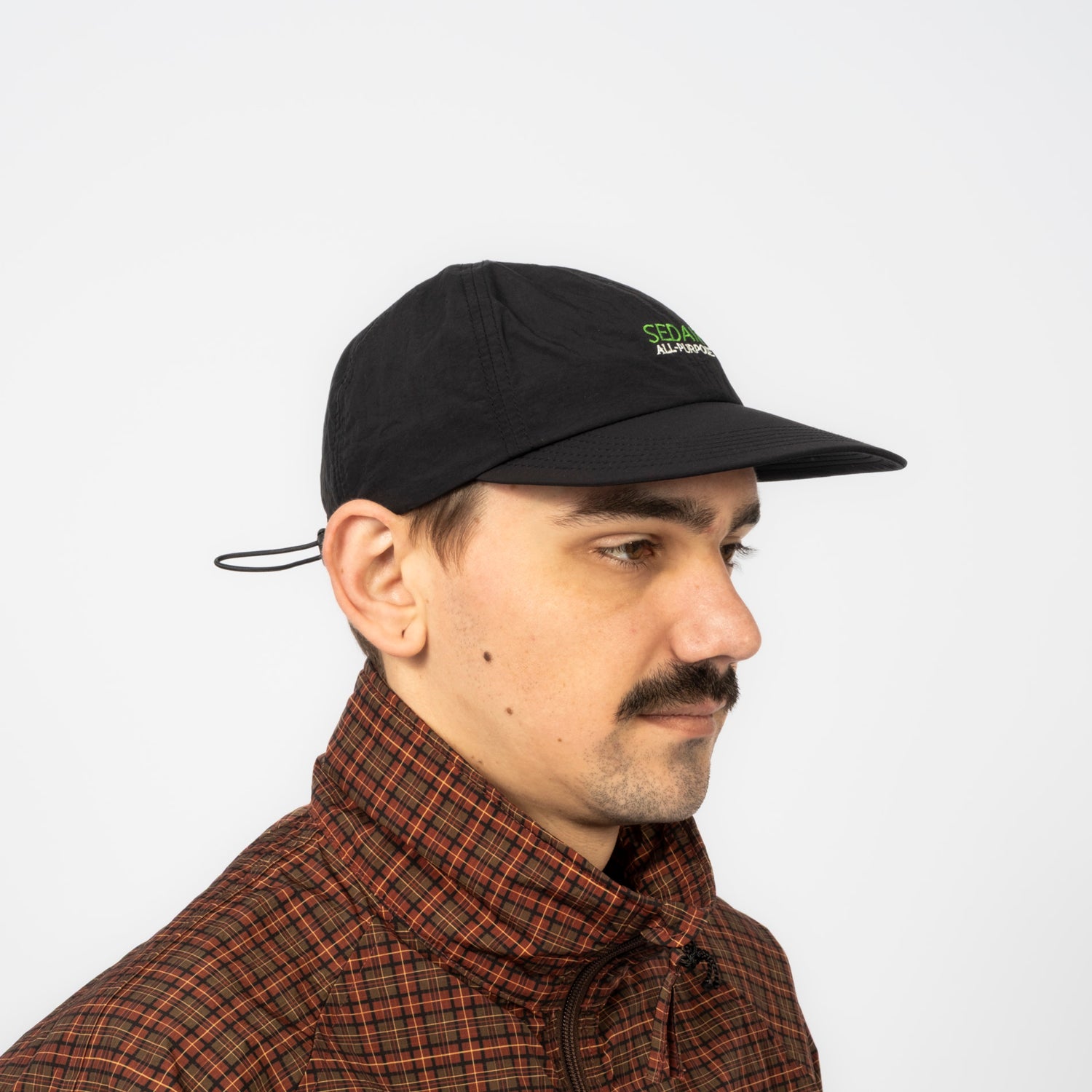[SEDAN ALL-PURPOSE] TECH LOGO CAMP CAP _ BLACK