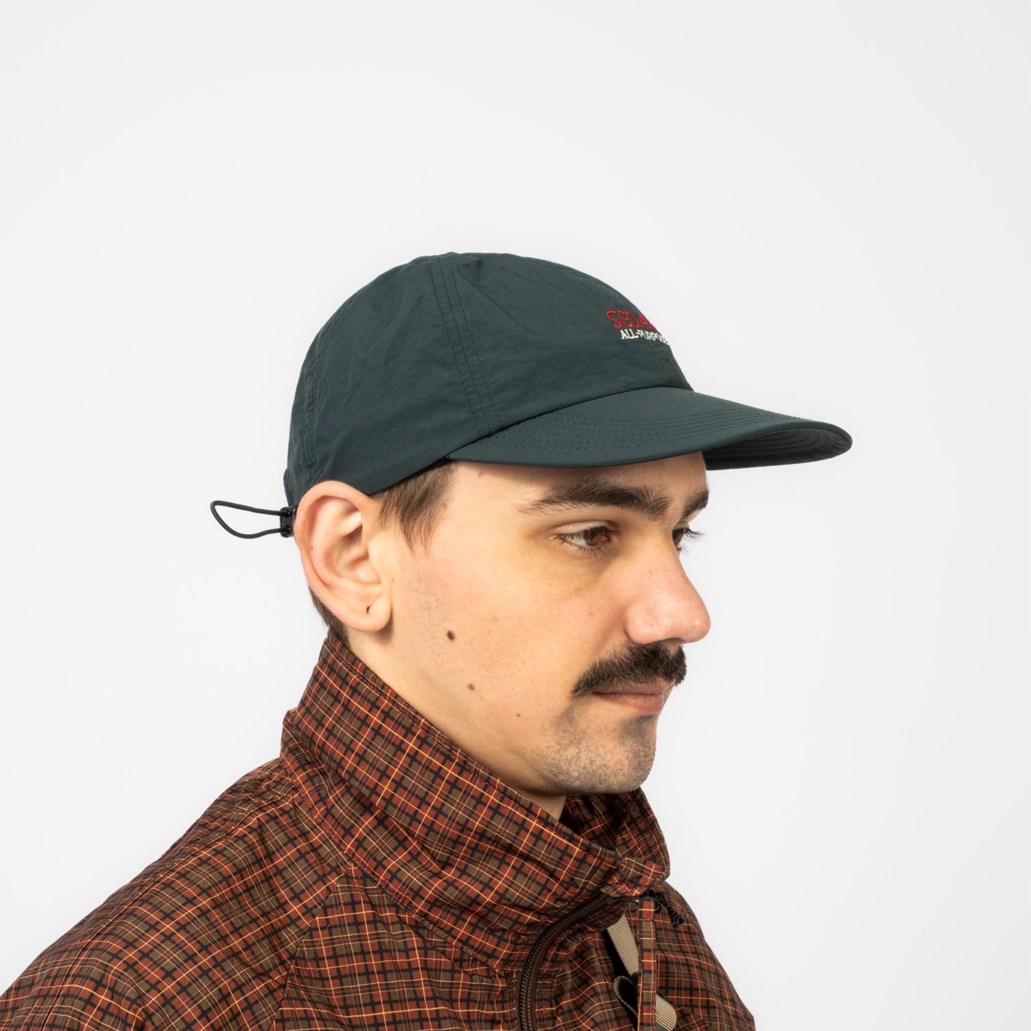 [SEDAN ALL-PURPOSE] TECH LOGO CAMP CAP _ DARK GREEN