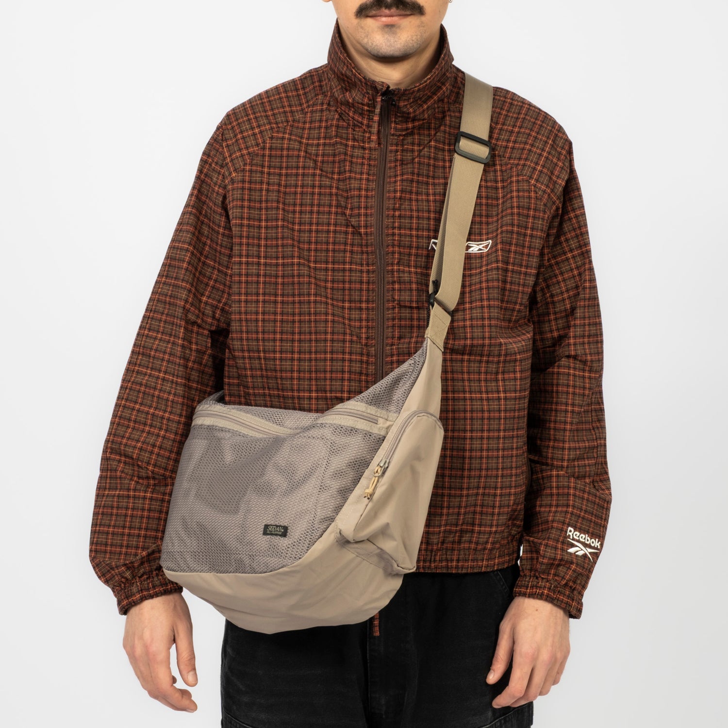 [SEDAN ALL-PURPOSE] MESH SHOULDER BAG _ KHAKI