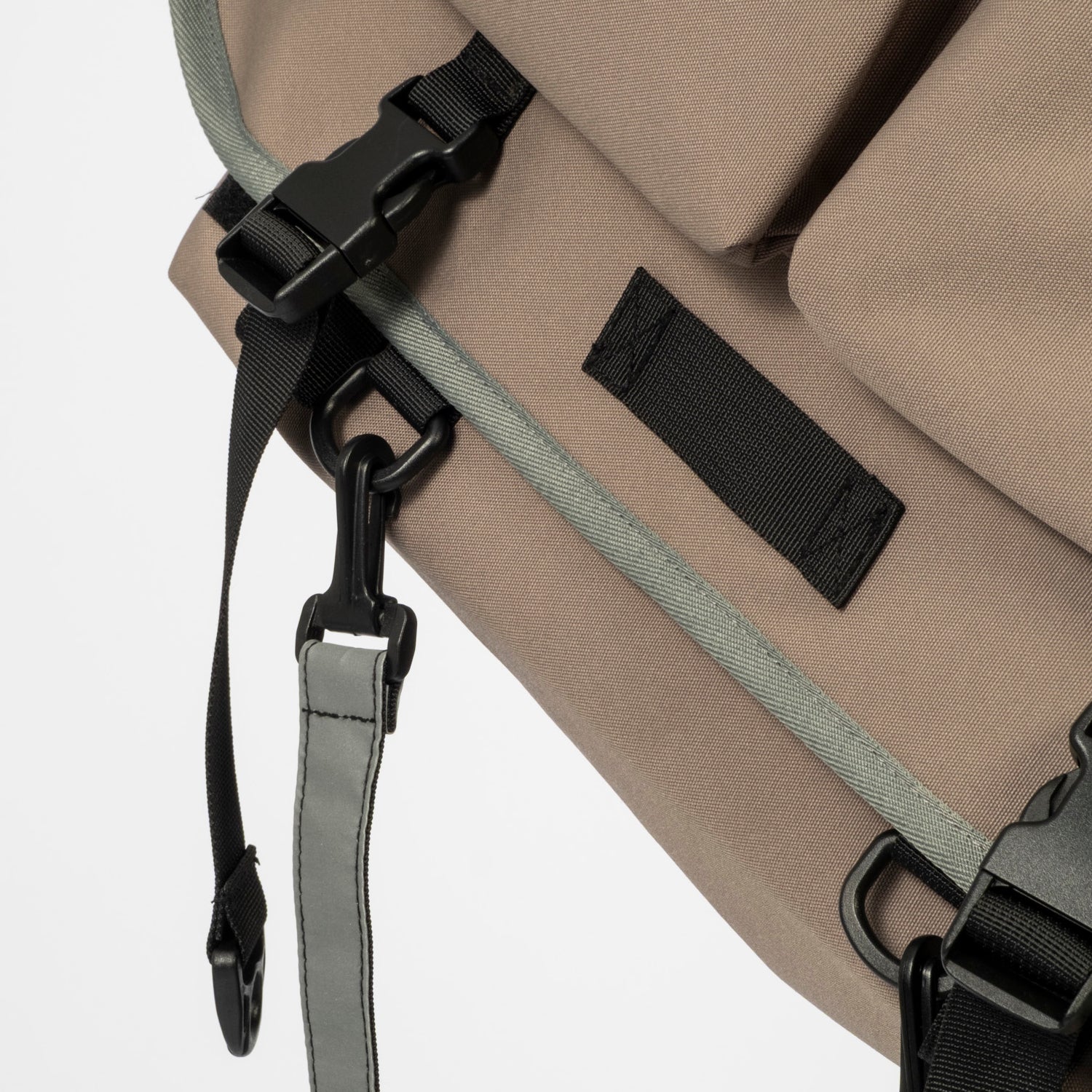 [SEDAN ALL-PURPOSE] MESSENGER BAG _ KHAKI