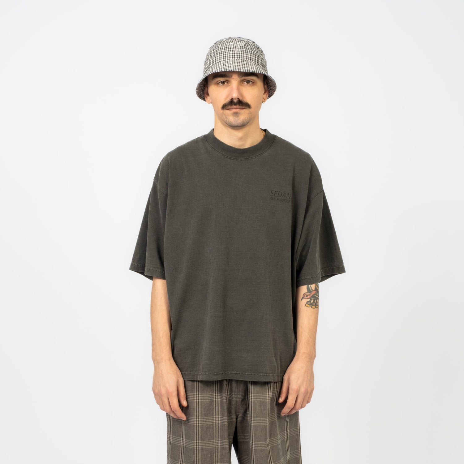 [SEDAN ALL-PURPOSE] GARMENT DYED SS TEE _ CHARCOAL
