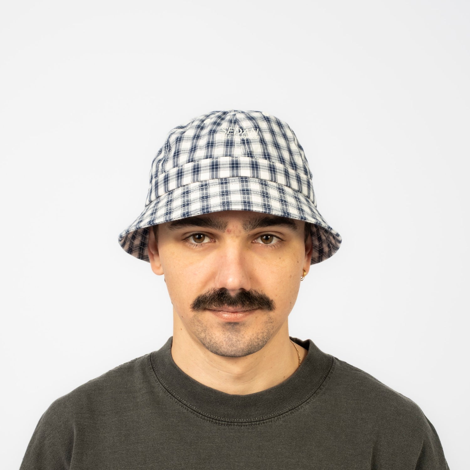 [SEDAN ALL-PURPOSE] CLASSIC PLAID BELL HAT _ NAVY