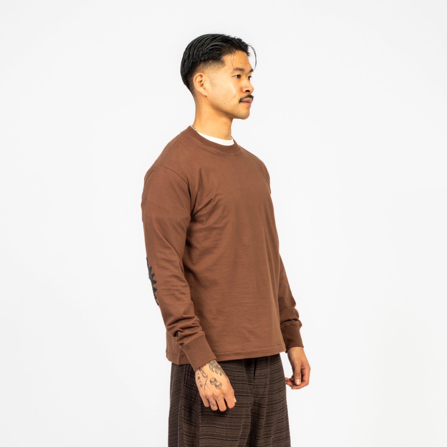 [KARTIK RESEARCH] SS26-135 SUN APPLIQUE TEE SHIRT _ BROWN/BLACK