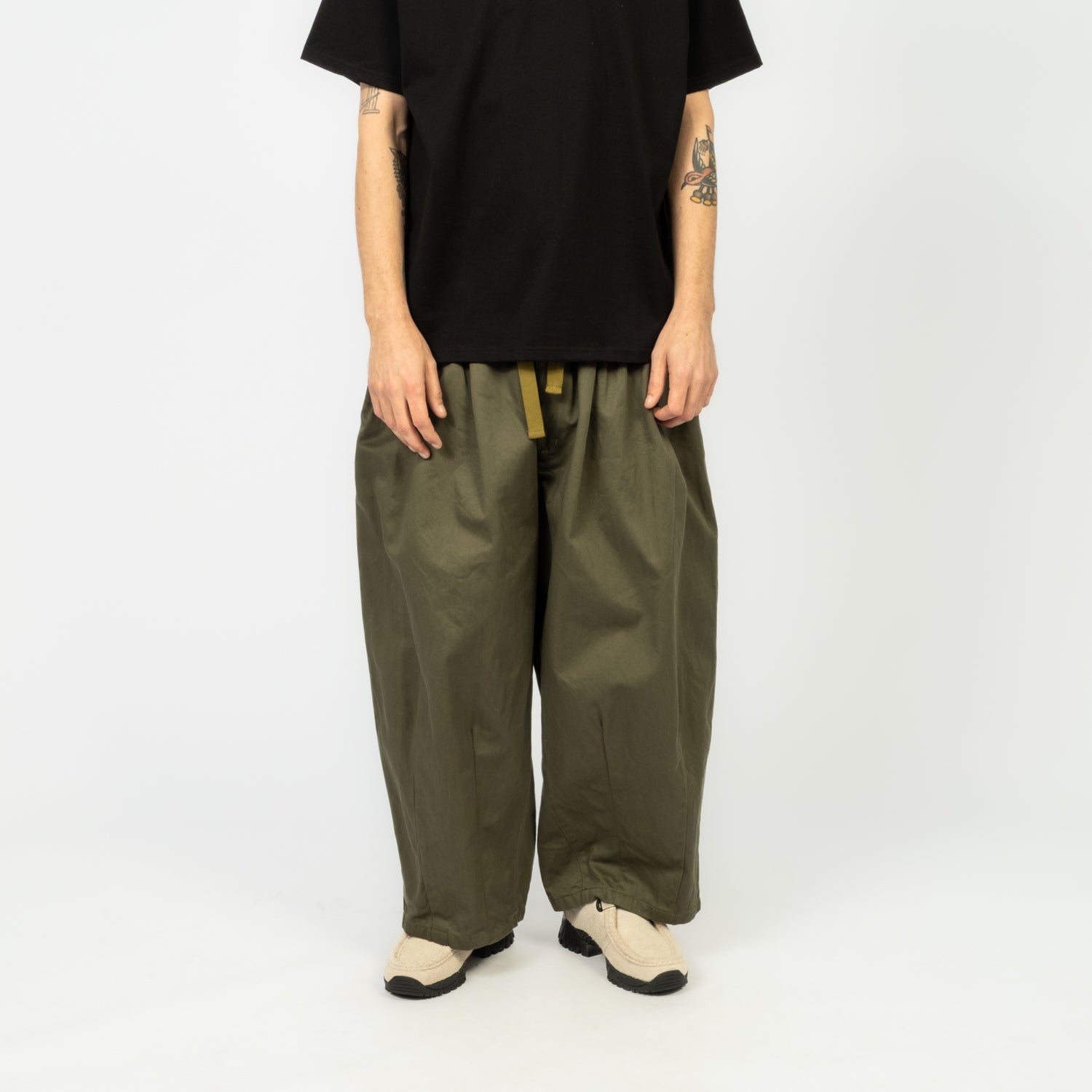 [IS-NESS] BALLOON EZ PANTS _ KHAKI