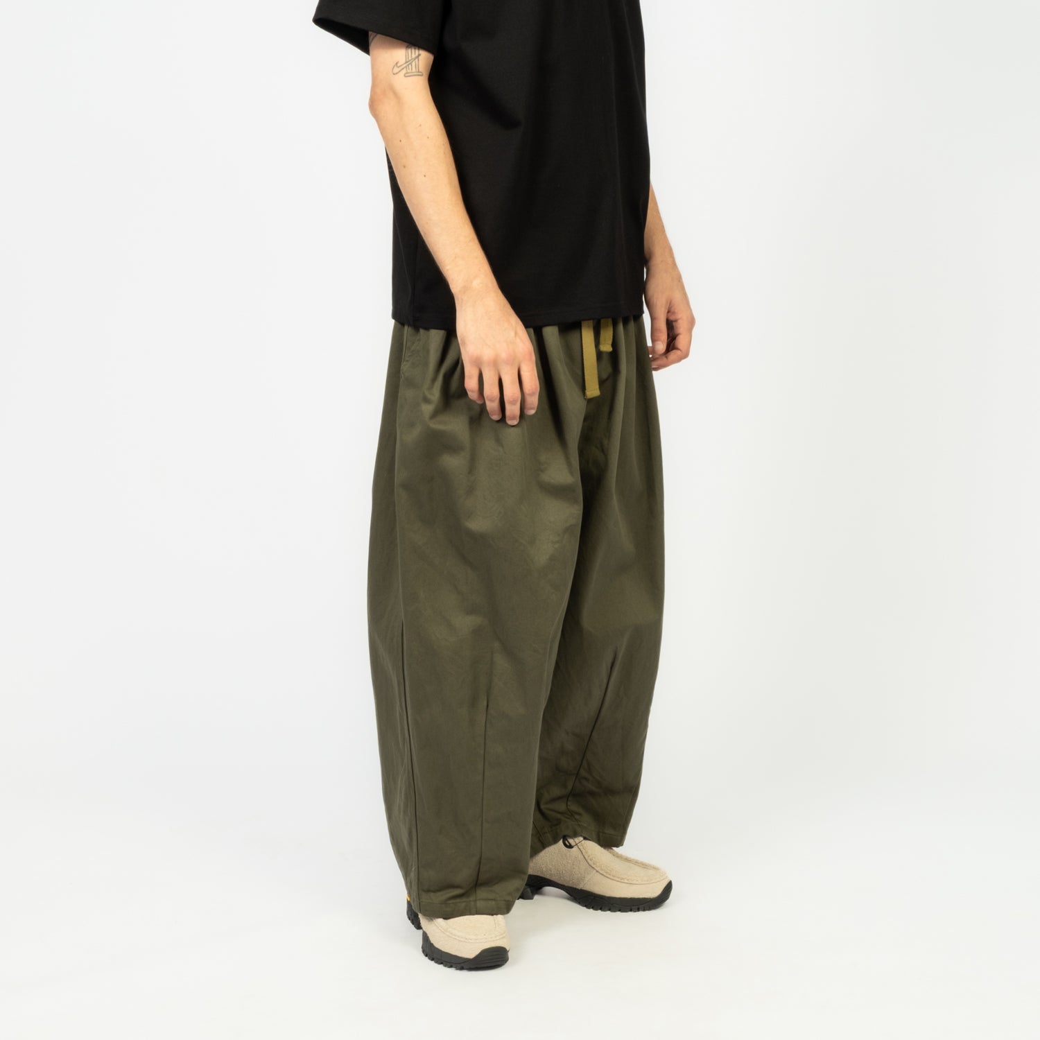 [IS-NESS] BALLOON EZ PANTS _ KHAKI
