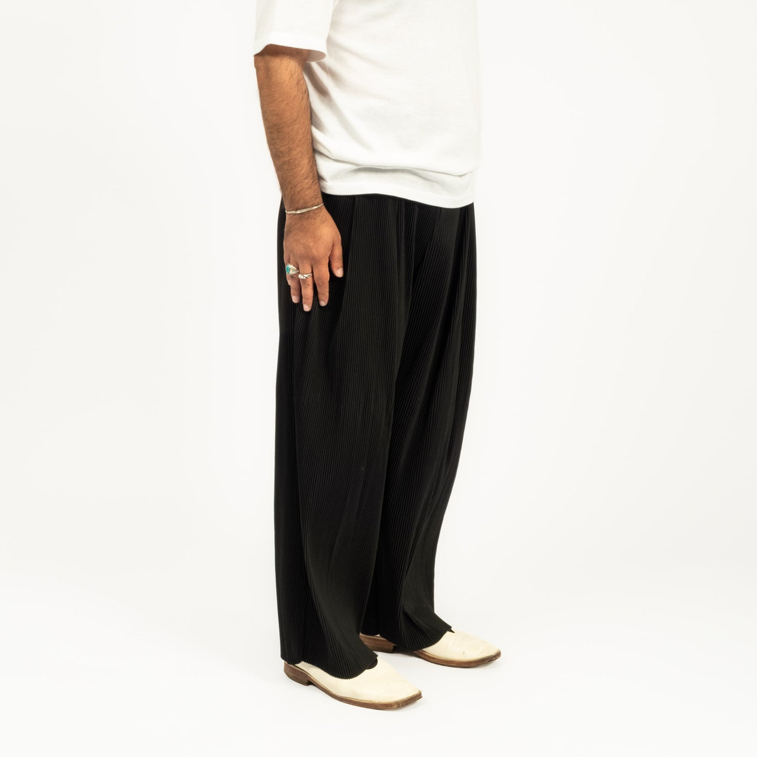 [SILLAGE] CIRCULAR PANTS PLEATS BLACK WITH POCKETS