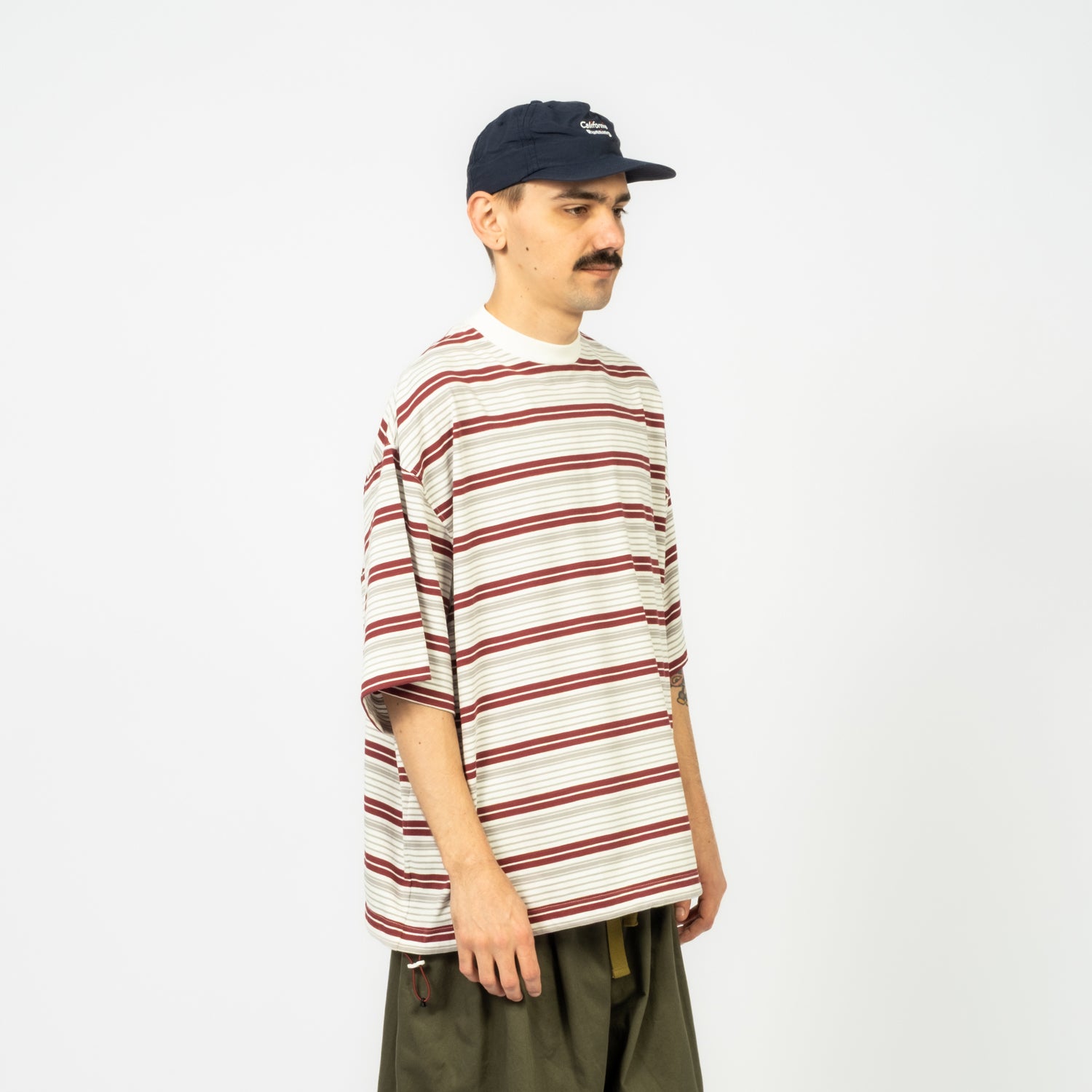 [IS-NESS] BORDER BALLOON SHIRT _ WHITE X WINE
