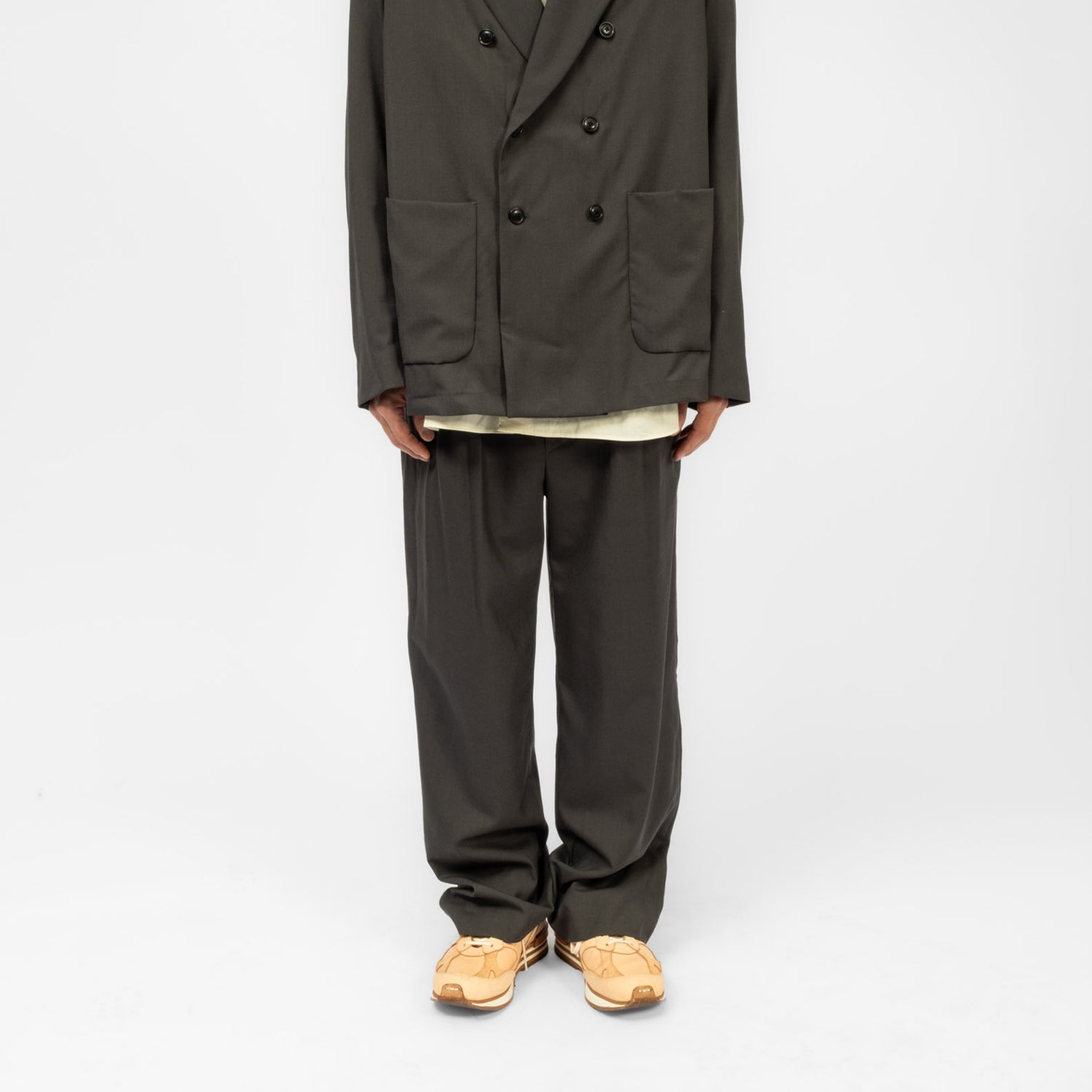 [URU TOKYO] INVERTED PLEATS PANTS _ CHARCOAL