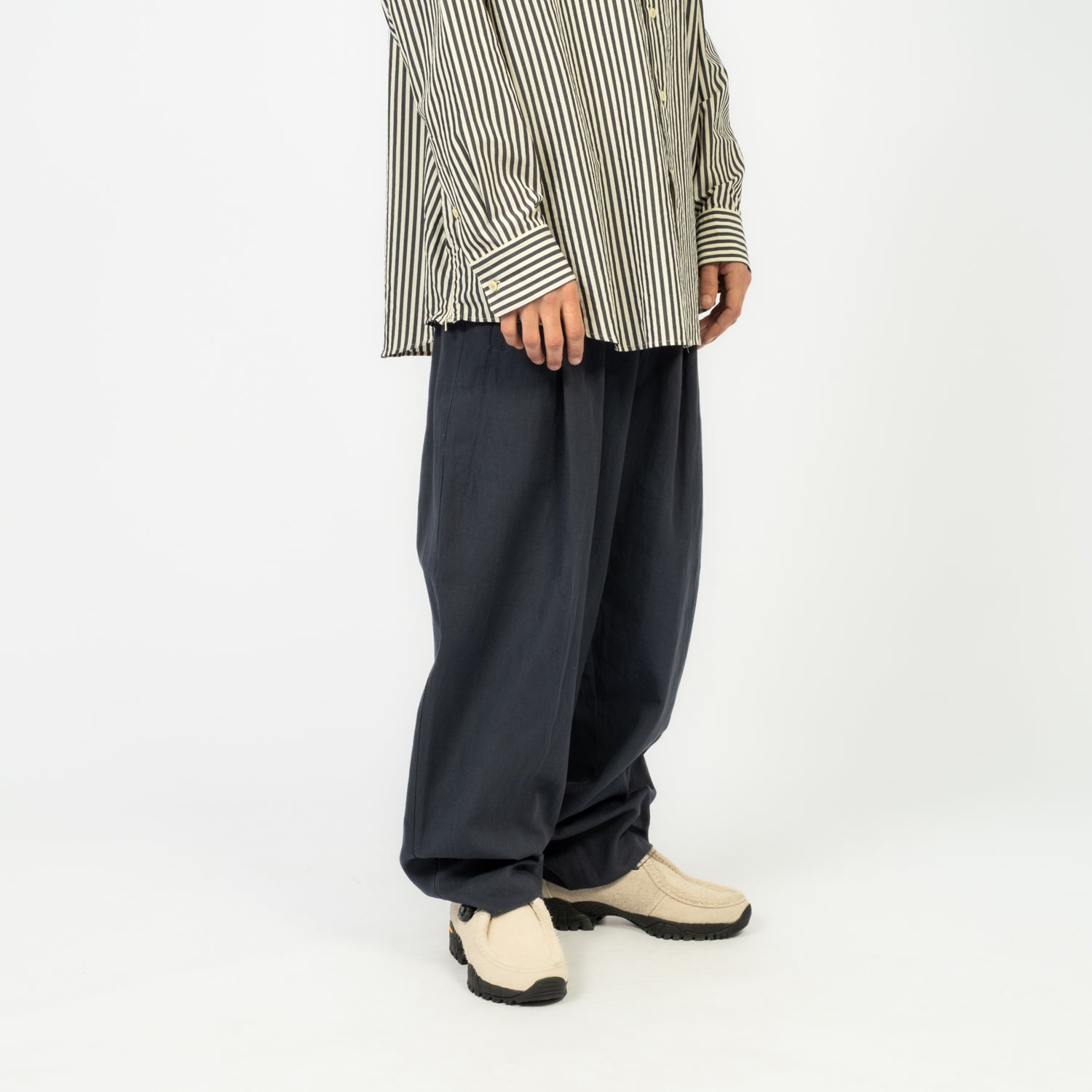 [IS-NESS] PHOENIXX TROUSER _ NAVY