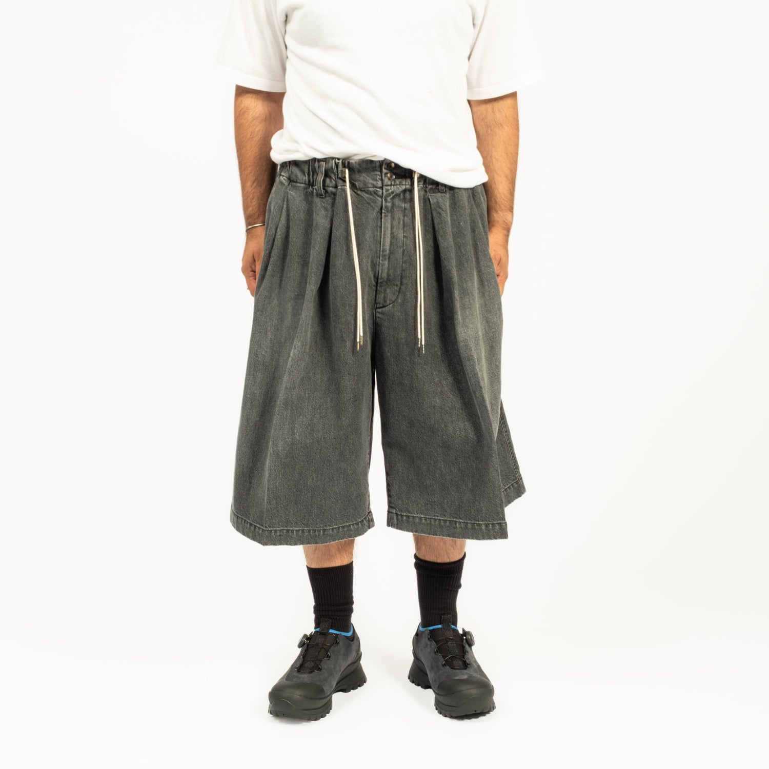 [SILLAGE] CIRCULAR SHORTS _ DENIM BLEACHED
